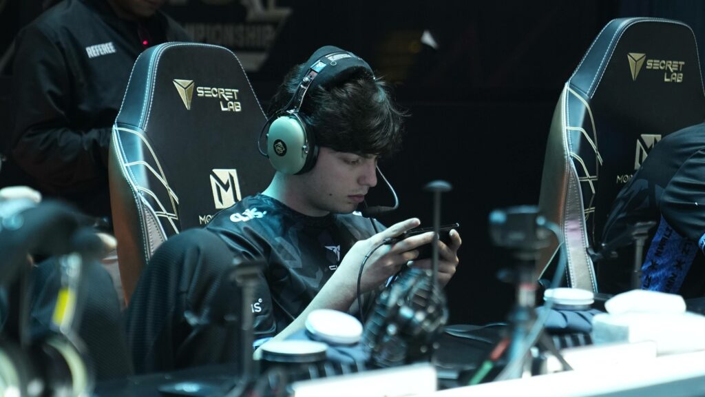 M5 Fire Flux Takes Down Blacklist To Emerge As Group B Top Seed