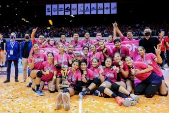 timthumb.php?src=https%3A%2F%2Ftiebreakertimes.com.ph%2Fwp-content%2Fuploads%2F2022%2F04%2F2022-PVL-Awarding-Creamline-2-1-1024x683.jpg&h=230&q=90&f= PVL: Creamline completes sweep of Open, claims first pro title News PVL Volleyball  - philippine sports news