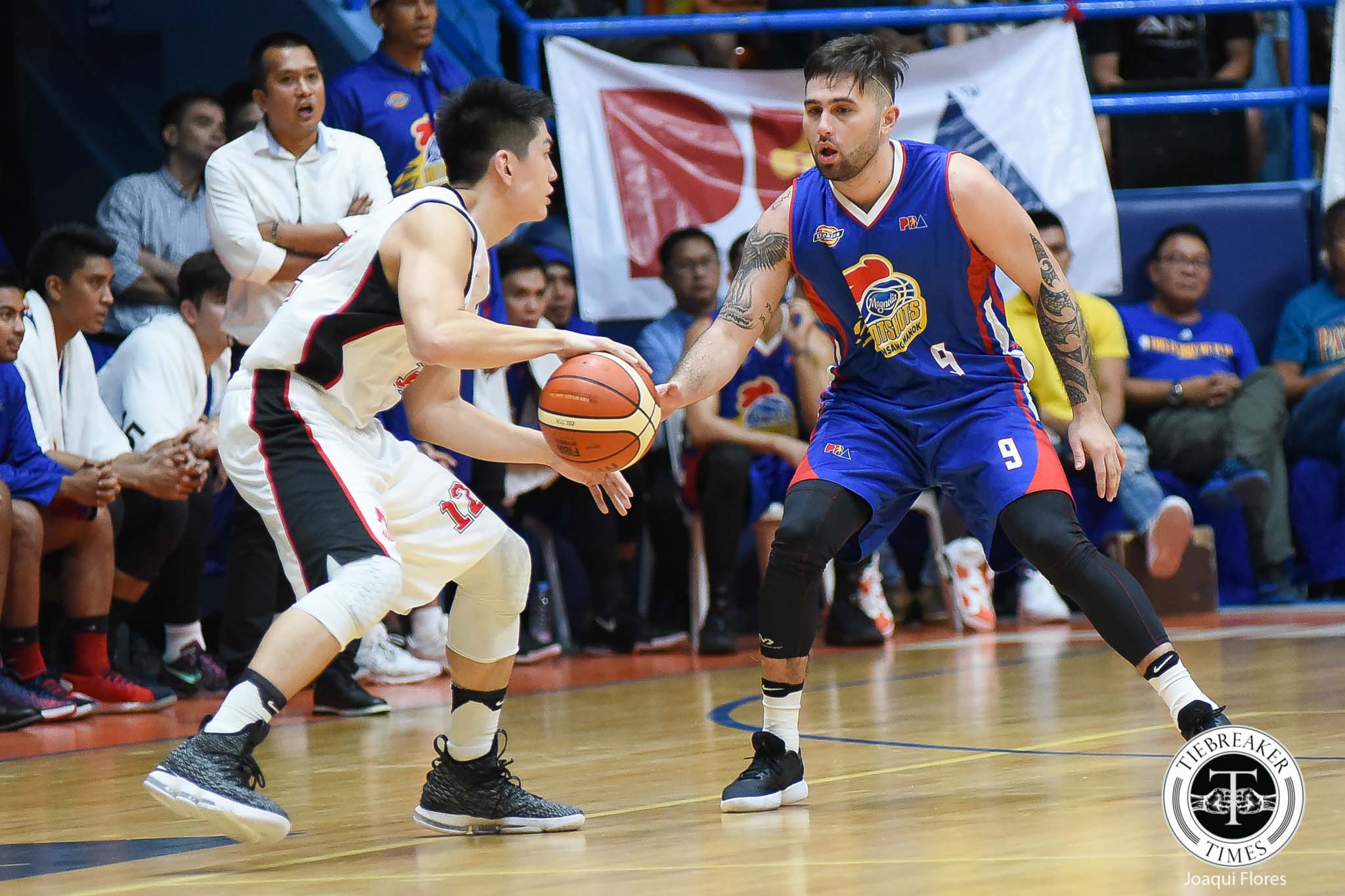 2018-PBA-Philippine-Cup-Magnolia-vs.-Alaska-Herndon-8511 Ailing Robbie Herndon wills self after surprise visit from father Basketball News PBA  - philippine sports news