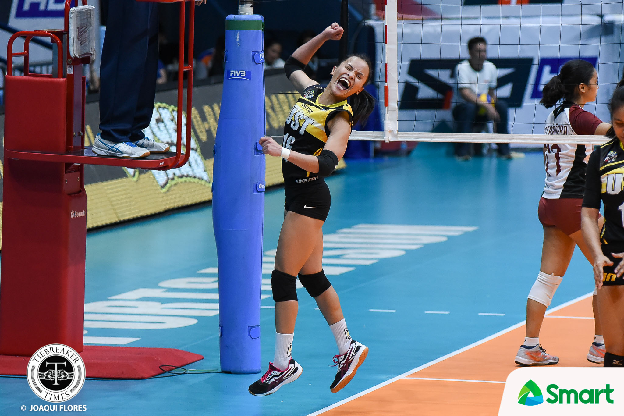 UAAP-80-Volleyball-UST-vs.-UP-Rondina-5817 Cherry Rondina pulls teammates aside before UP match: 'Huwag niyo akong pasikatin, UST ang pasikatin natin' News UAAP UST Volleyball  - philippine sports news