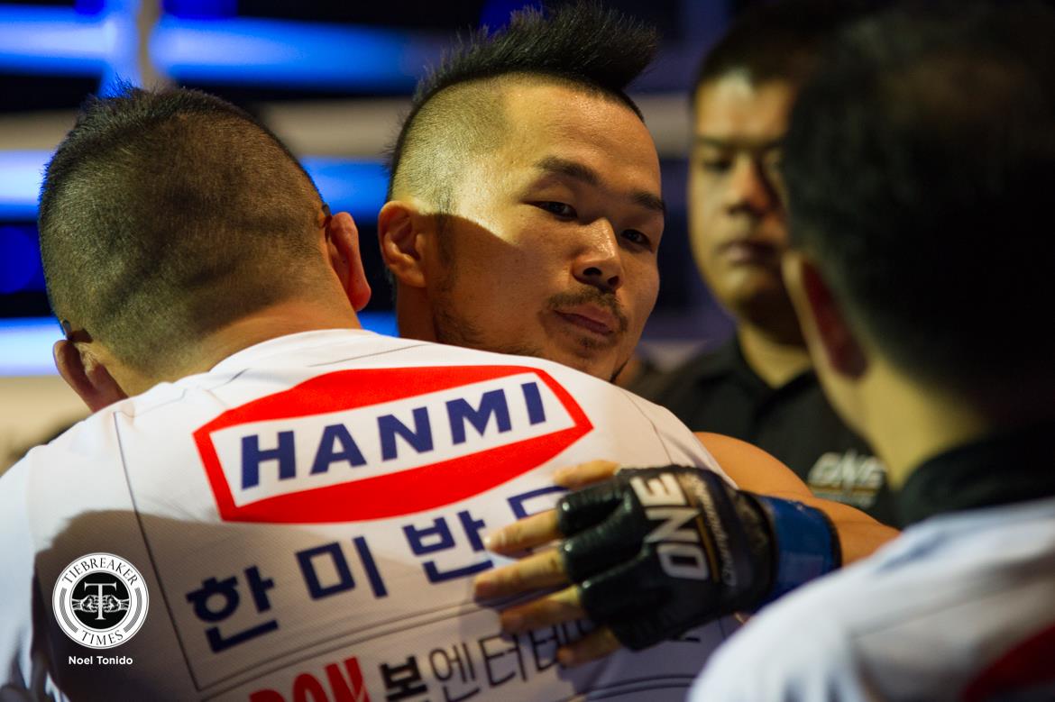 ONE-Heroes-of-Honor-Dae-Hwan-Kim-def-Masakazu-Imanari Honorio Banario frustrates Adrian Pang, stays unbeaten at lightweight Mixed Martial Arts News ONE Championship  - philippine sports news
