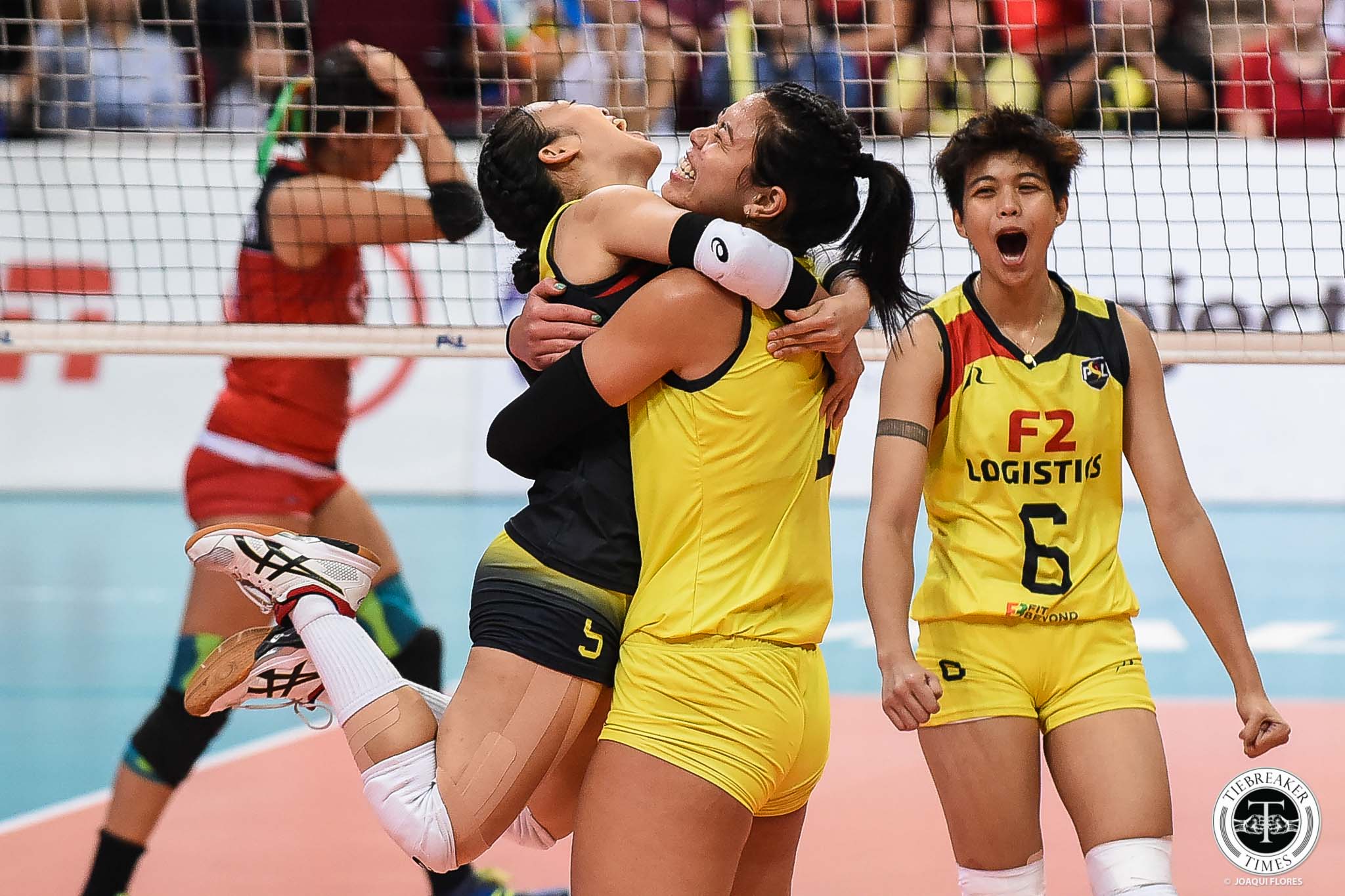 Creamline sweeps F2 Logistics, clinches finals ticket