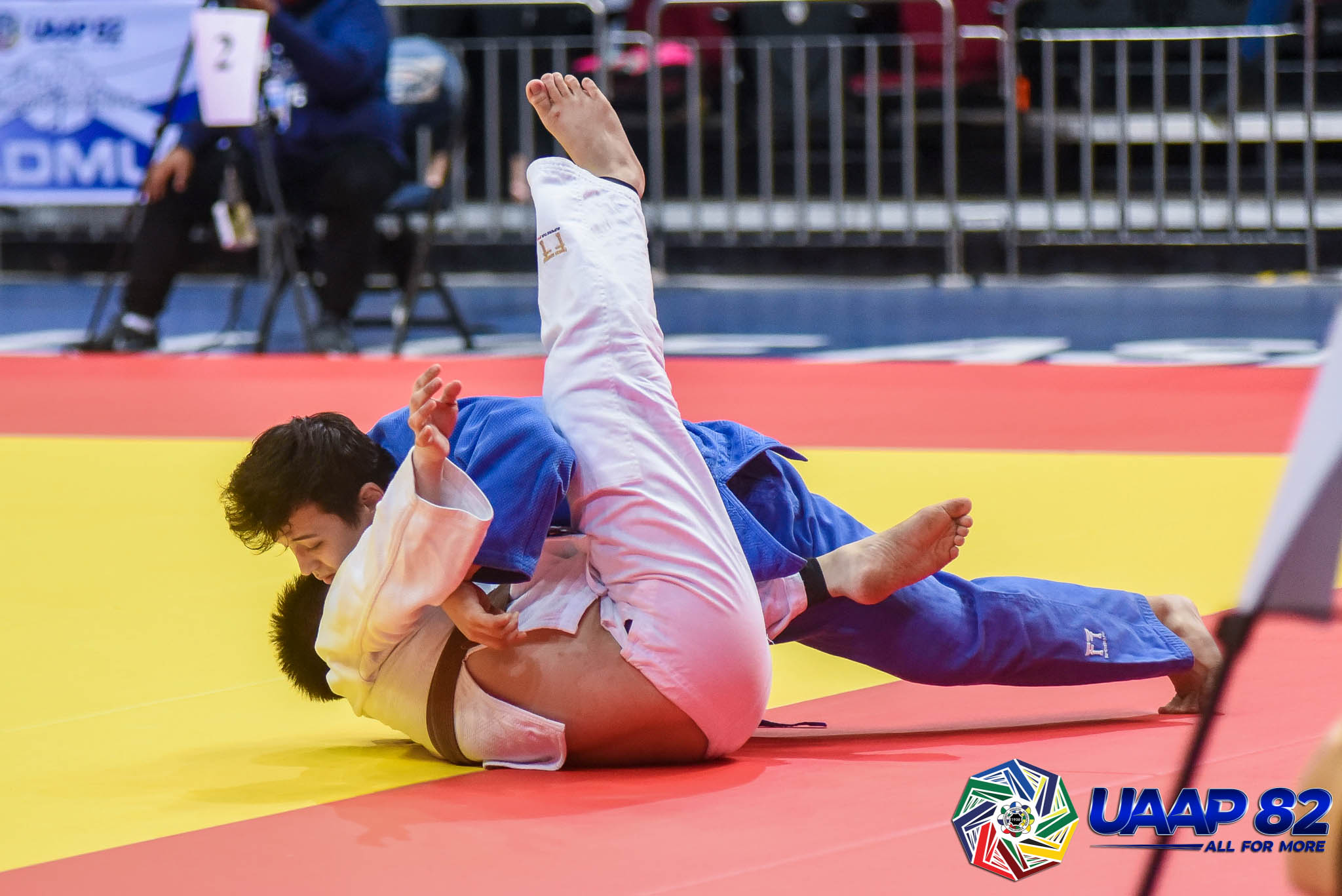 UAAP82-JUDO-SRS-81KG-MENS-3RD-PHOTO-WHITE-AMORES-UST-BLUE-MARGULIES-ADMU Zarchie Garay stuns Keith Reyes as UP holds lead over UST in UAAP Judo ADMU DLSU Judo News UAAP UP UST  - philippine sports news
