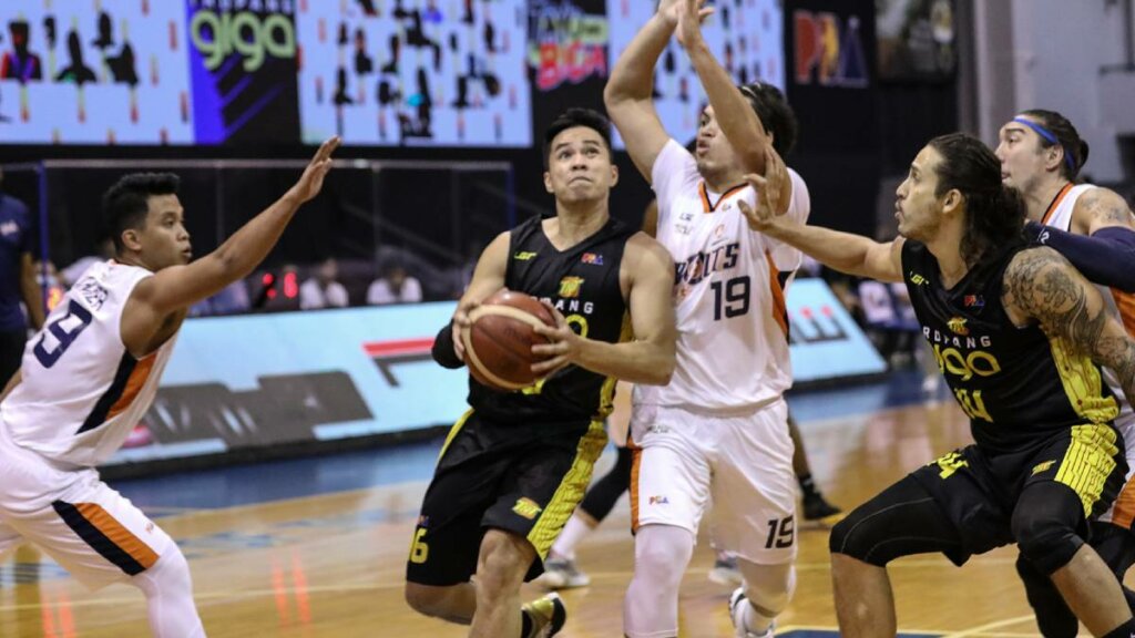 Pogoy, Castro connive in endgame as TNT ends skid at Meralco's expense
