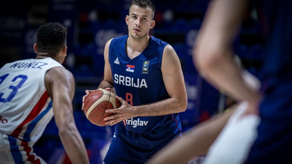 Serbia down to 10 vs 11-man Gilas as Bjelica, Kalinic out due to injury