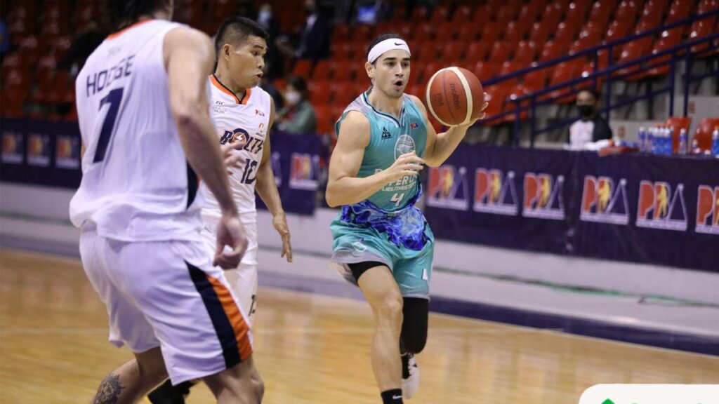 Banchero signs with Meralco