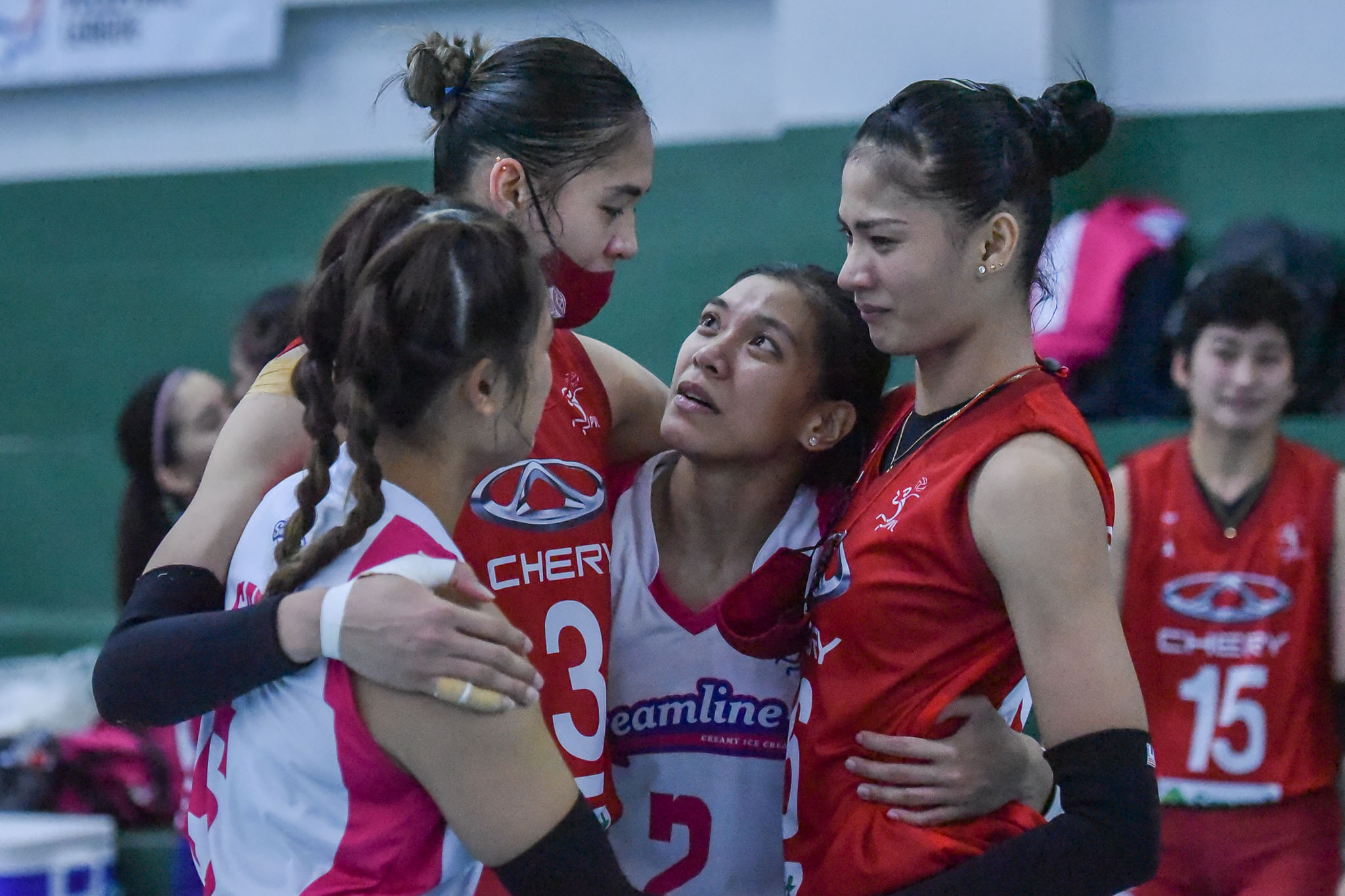 2021-PVL-Open-Creamline-vs.-Chery-Tiggo-Finals-G3-Alyssa-Valdez-Jaja-Santiago-7337 Dindin Manabat gets much-deserved rest after long year News Volleyball  - philippine sports news