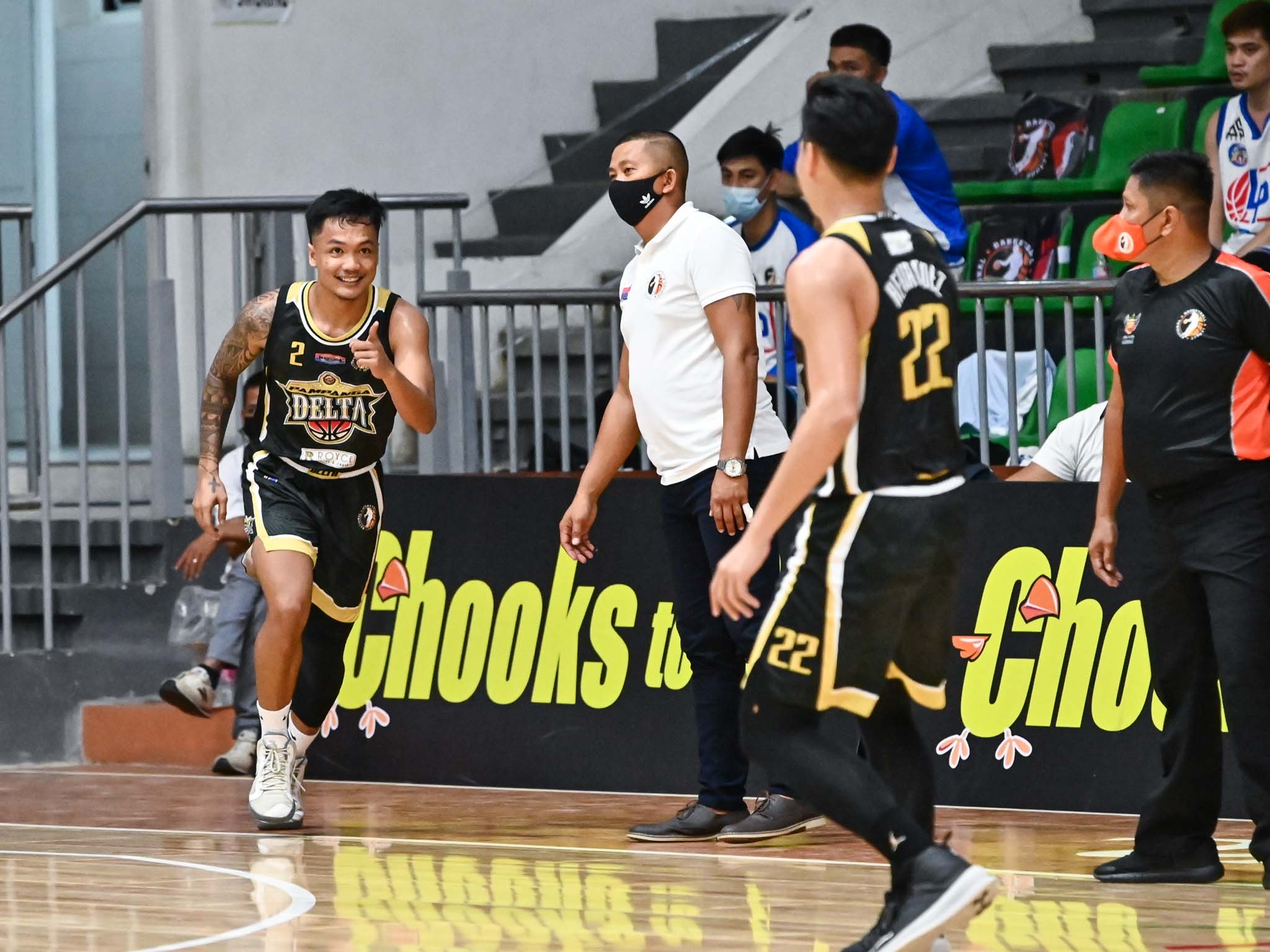 2021-Chooks-to-Go-NBL-Laguna-vs-Pampanga-ENCHO-SERRANO-LEVI-HERNANDEZ Levi Hernandez, Pampanga torch Laguna for second straight win in NBL Basketball NBL News  - philippine sports news