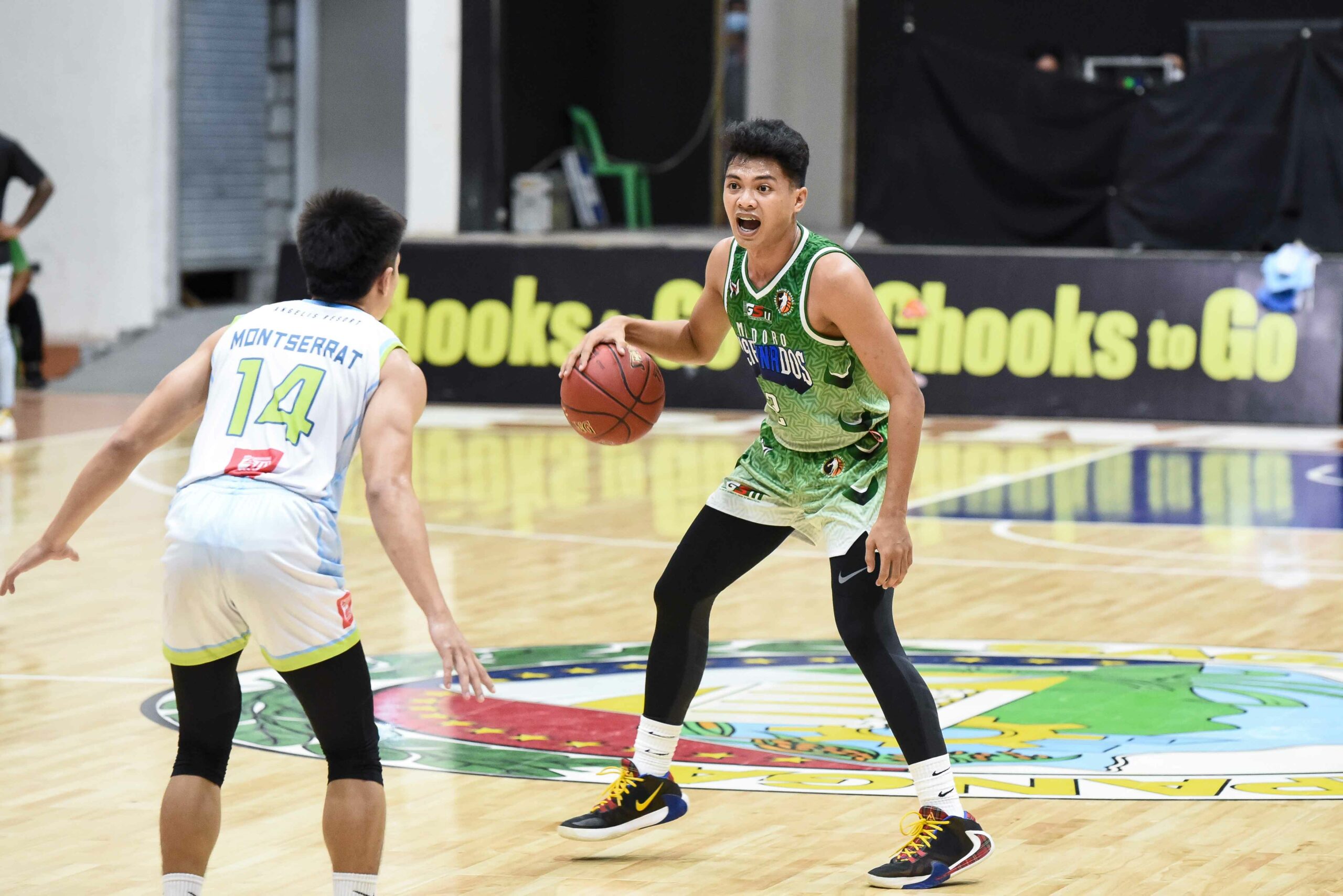 2021-Chooks-NBL-Muntinlupa-vs-Mindora-Jhon-Jerrick-Caspe-Mindoro-scaled Jed Mendoza, Muntinlupa torch Mindoro for fifth win in NBL Basketball NBL News  - philippine sports news
