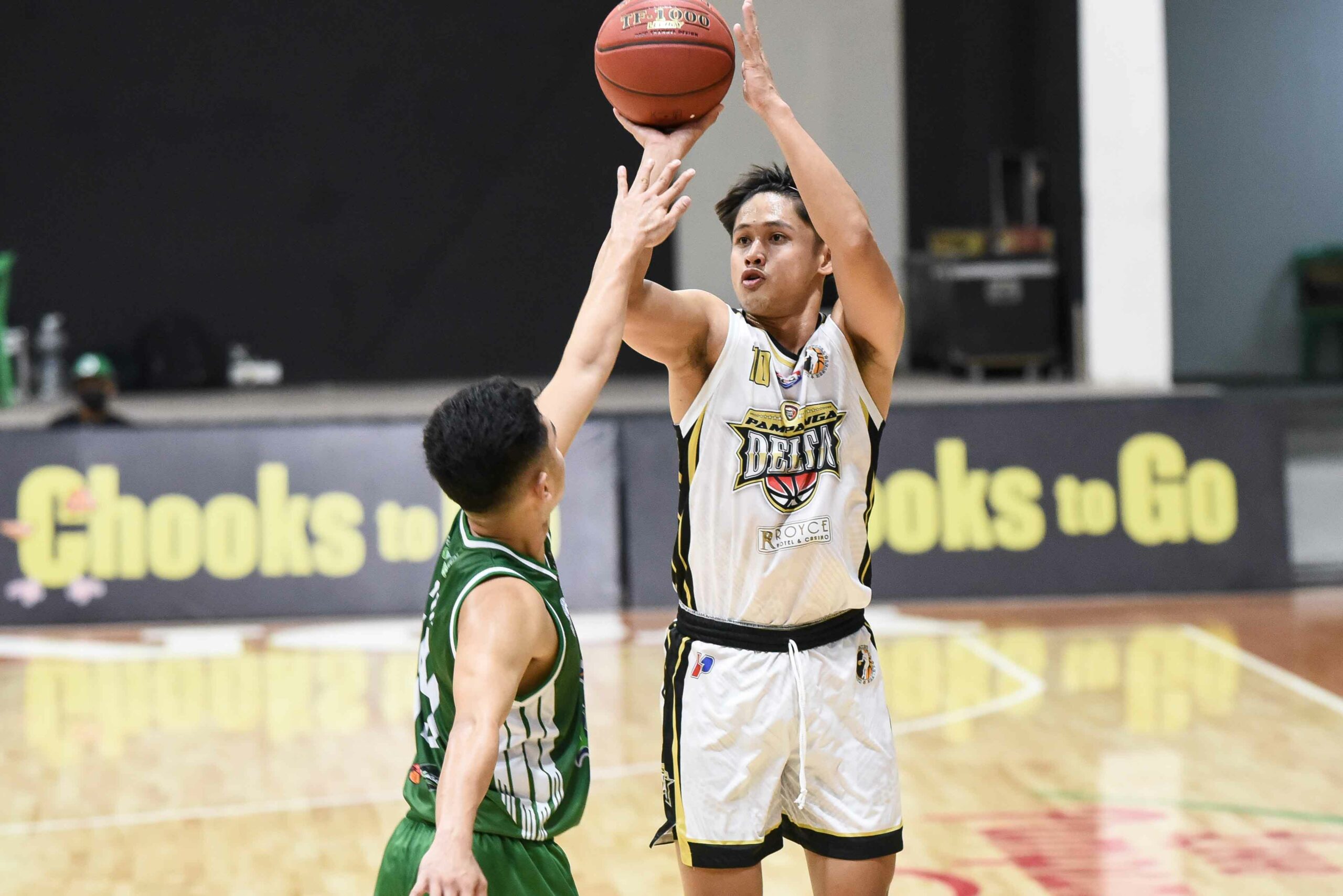 2021-Chooks-NBL-Pampanga-vs-Quezon-Jeffrey-Santos-Pampanga-scaled Pampanga show full force, wallop Quezon via 50-point rout in NBL Basketball NBL News  - philippine sports news