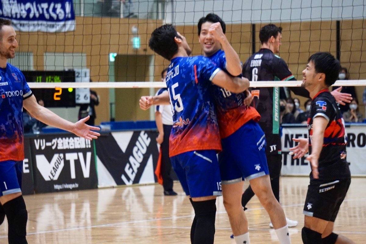 2021-22-V.League-season-Hiroshima-vs-Tokyo-Marck-Espejo Marck Espejo hopes to pass KVL tryouts News Spikers' Turf Volleyball  - philippine sports news