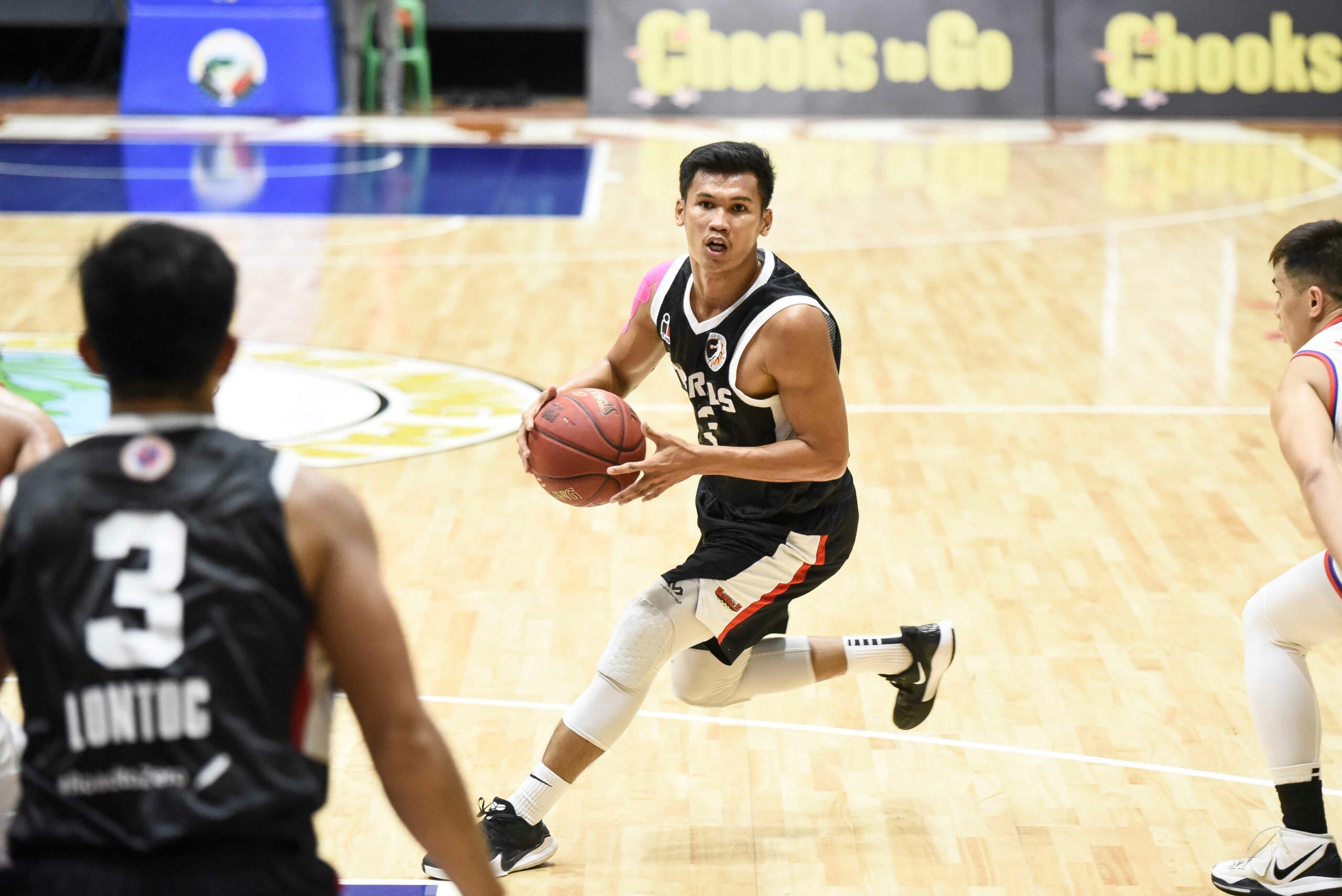 2021-Chooks-NBL-Bulacan-vs-Taguig-Jonathan-Lontoc-Taguig-scaled Taguig sends Bulacan DF to NBL do-or-die Basketball NBL News  - philippine sports news