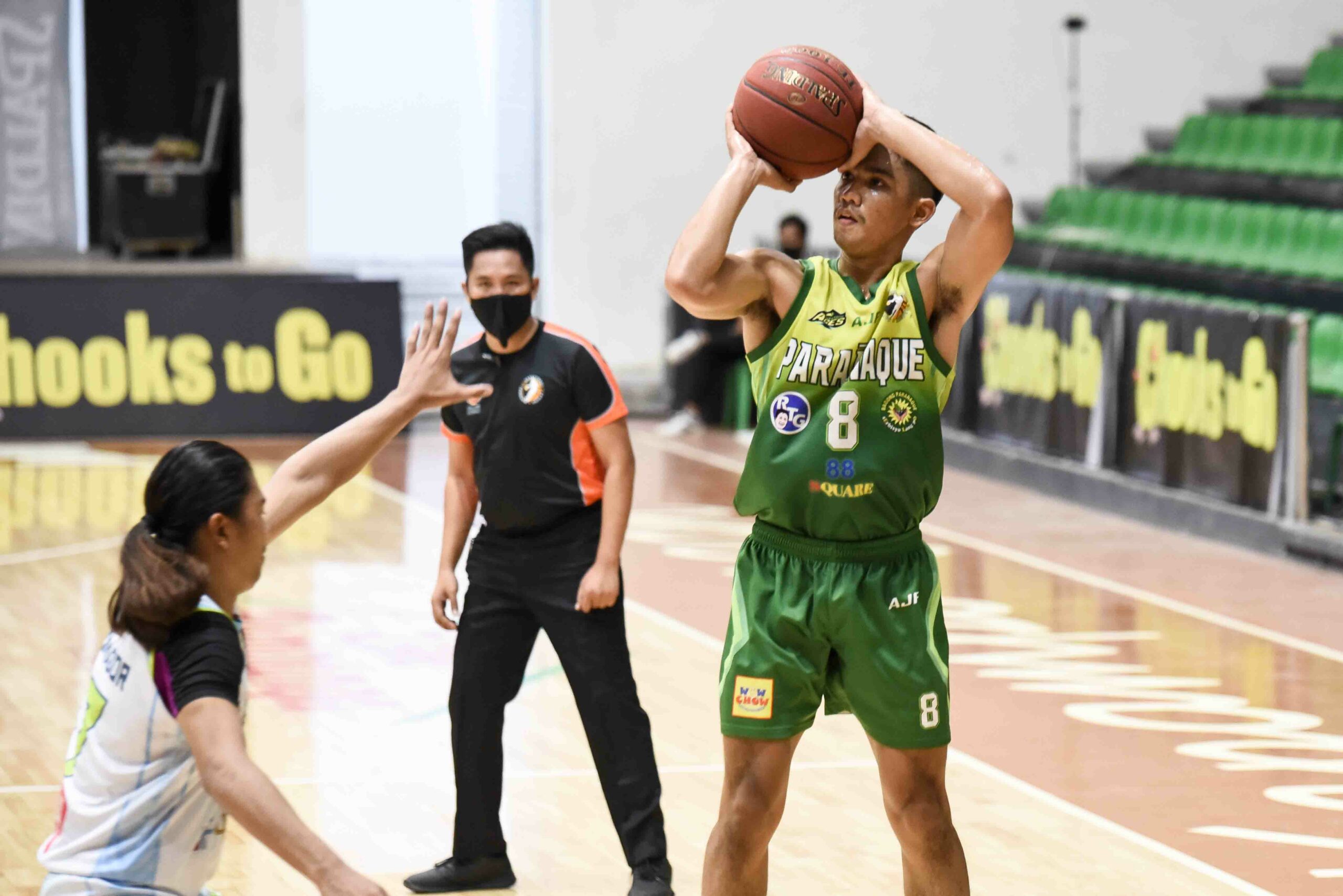 2021-Chooks-NBL-Muntinlupa-vs-Paranaque-Mavric-Dwight-Saguiguit-Paranaque-scaled Arias steps up for Mendoza, helps Muntinlupa reach NBL semis Basketball NBL News  - philippine sports news