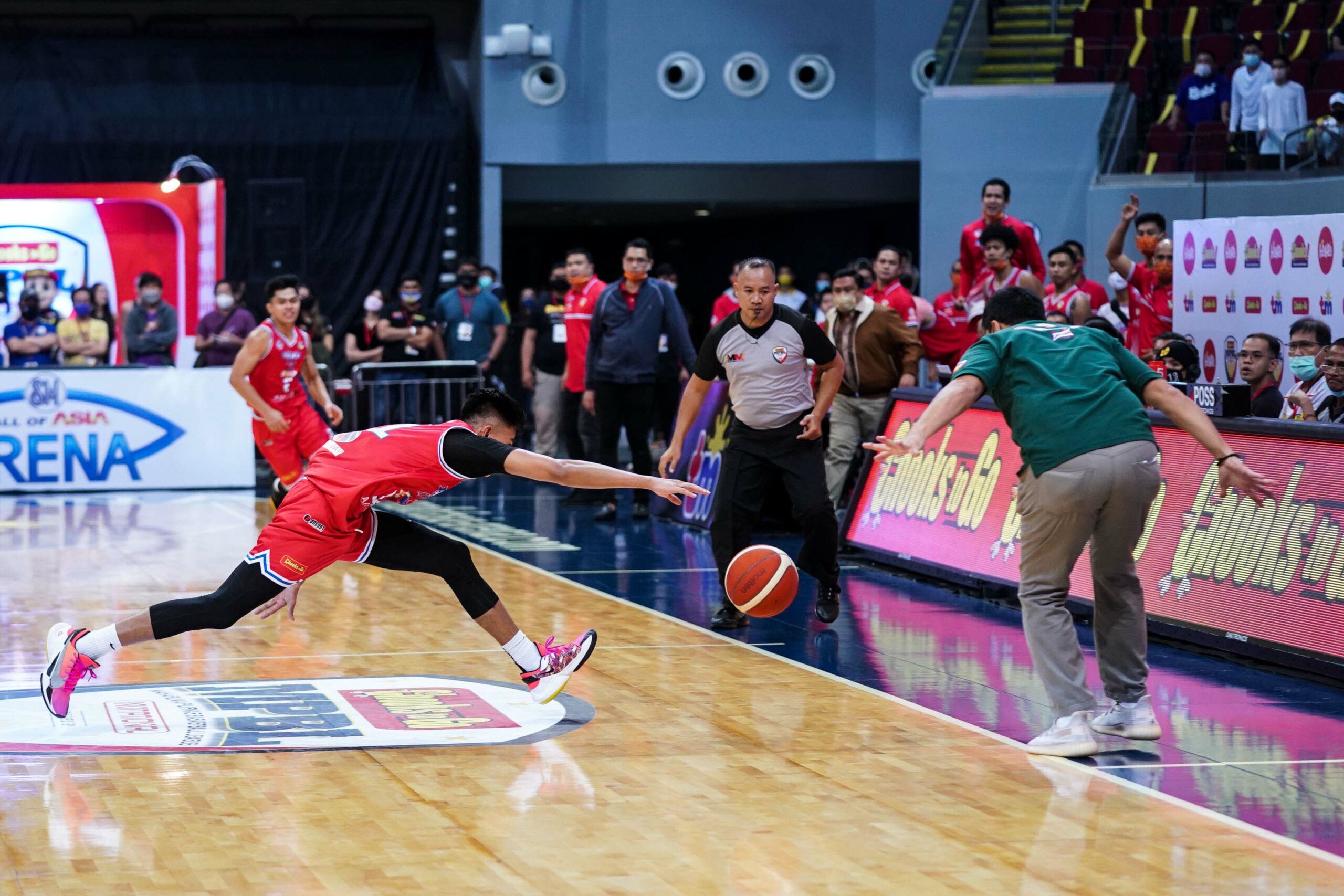 2021-Chooks-MPBL-QF-Pasig-vs-San-Juan-Rhenz-Abando-turnover-scaled Yu, Arana step up as Pasig-Sta boots out San Juan in MPBL thriller Basketball MPBL News  - philippine sports news