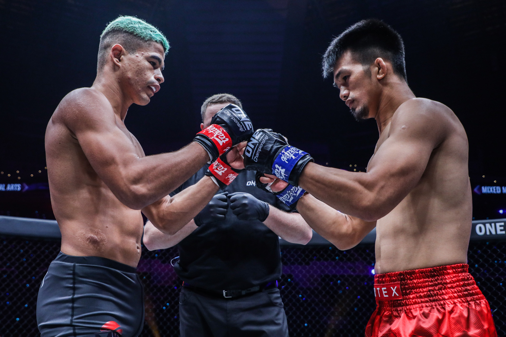 ONE-Full-Circle-Andrade-def-Pacatiw-2 ONE Full Circle: Pacatiw handed stinging TKO loss by Andrade Mixed Martial Arts News ONE Championship  - philippine sports news