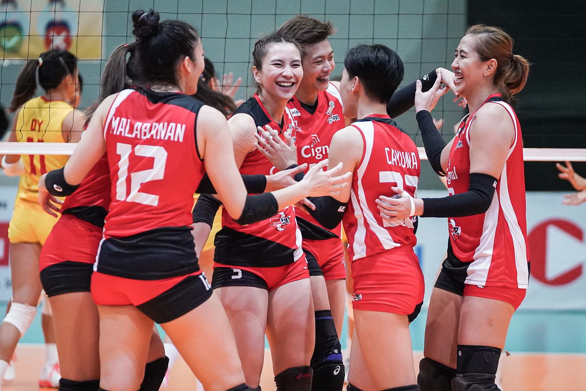 Creamline sweeps F2 Logistics, clinches finals ticket