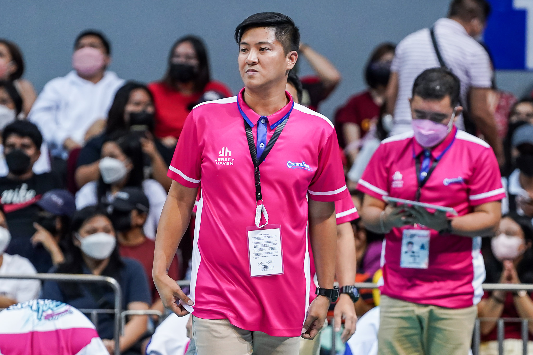 2022-PVL-Creamline-vs-Choco-Mucho-Game-2-Coach-Sherwin-Meneses Yee on Petro Gazz being seen as rival of Creamline: 'Compliment na yun' News PVL Volleyball  - philippine sports news