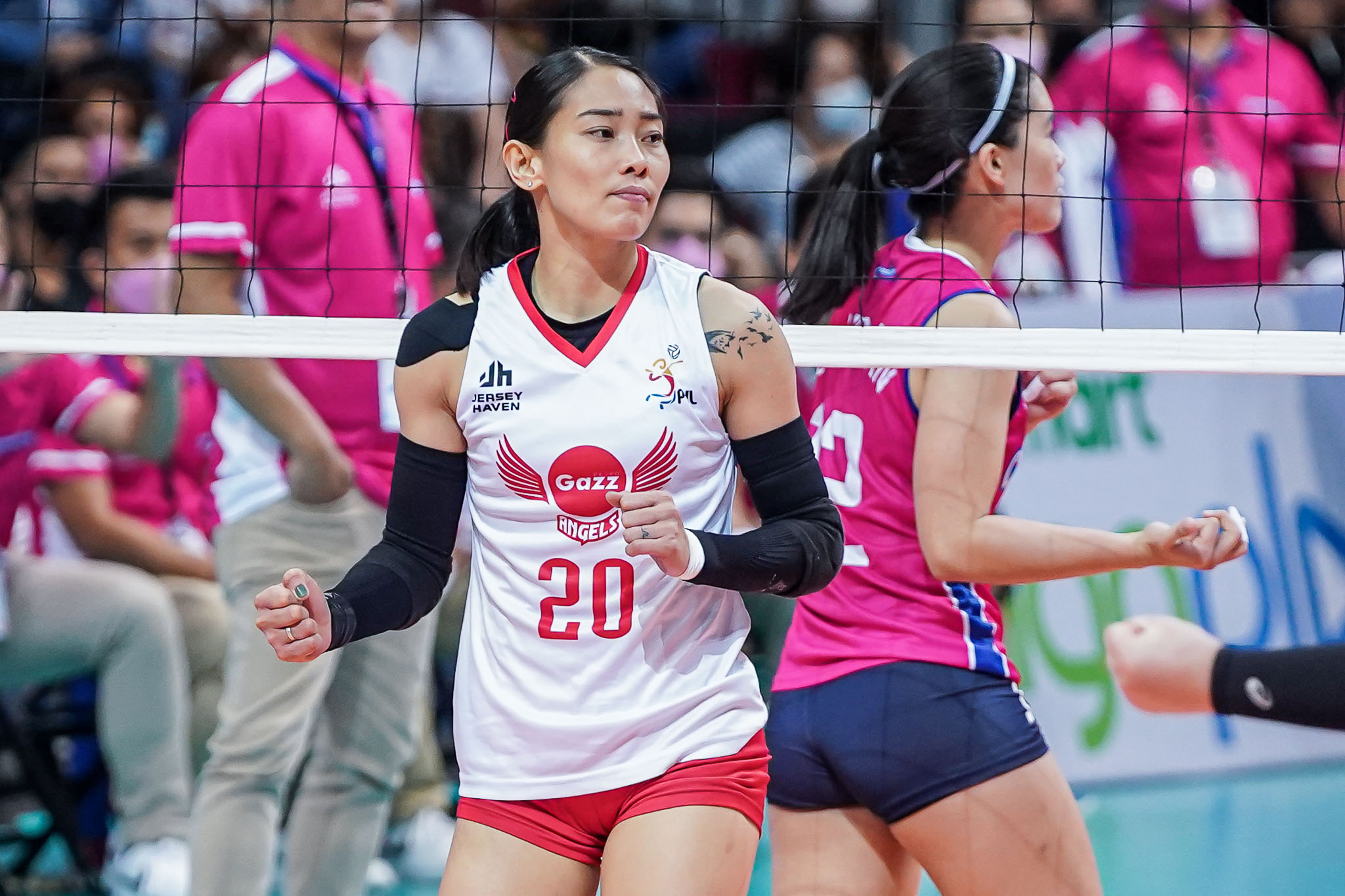 2022-PVL-Creamline-vs-Petrogazz-Jonah-Sabete Jerry Yee crosses fingers on Soltones injujry News PVL Volleyball  - philippine sports news