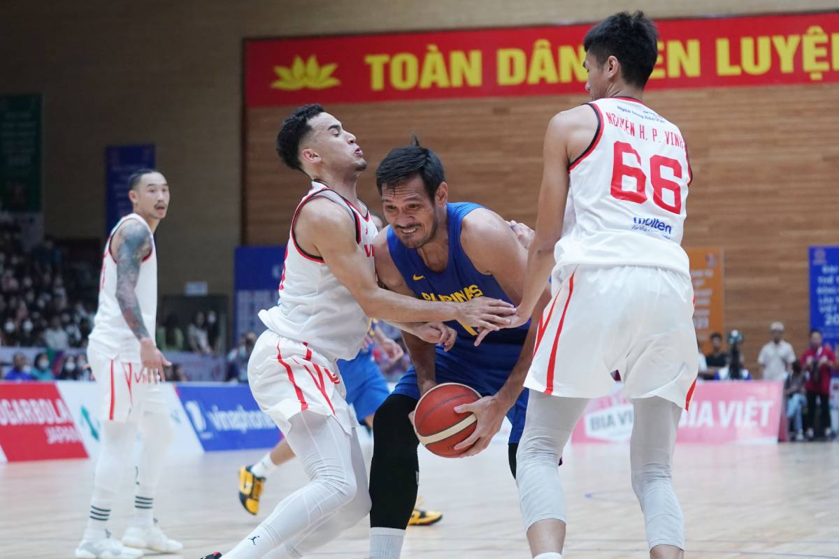 2021-SEA-Games-Gilas-vs-Vietnam-June-Mar-Fajardo Chot Reyes: 'We can't put the best team without the PBA players' 2023 FIBA World Cup Basketball News PBA  - philippine sports news