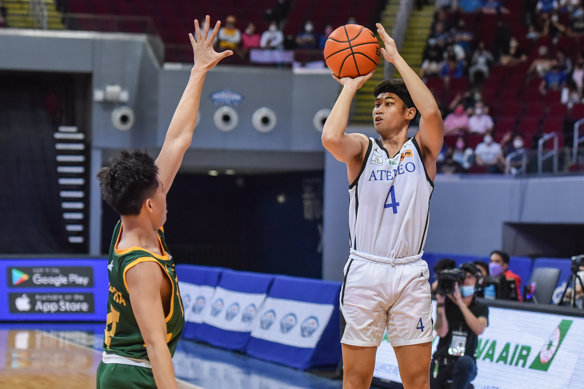 UAAP-84-MBB-ADMU-vs.-FEU-BJ-Andrade-9910 Tiu impressed with Lastimosa, Strong Group guards as they enter crunchtime Basketball News  - philippine sports news