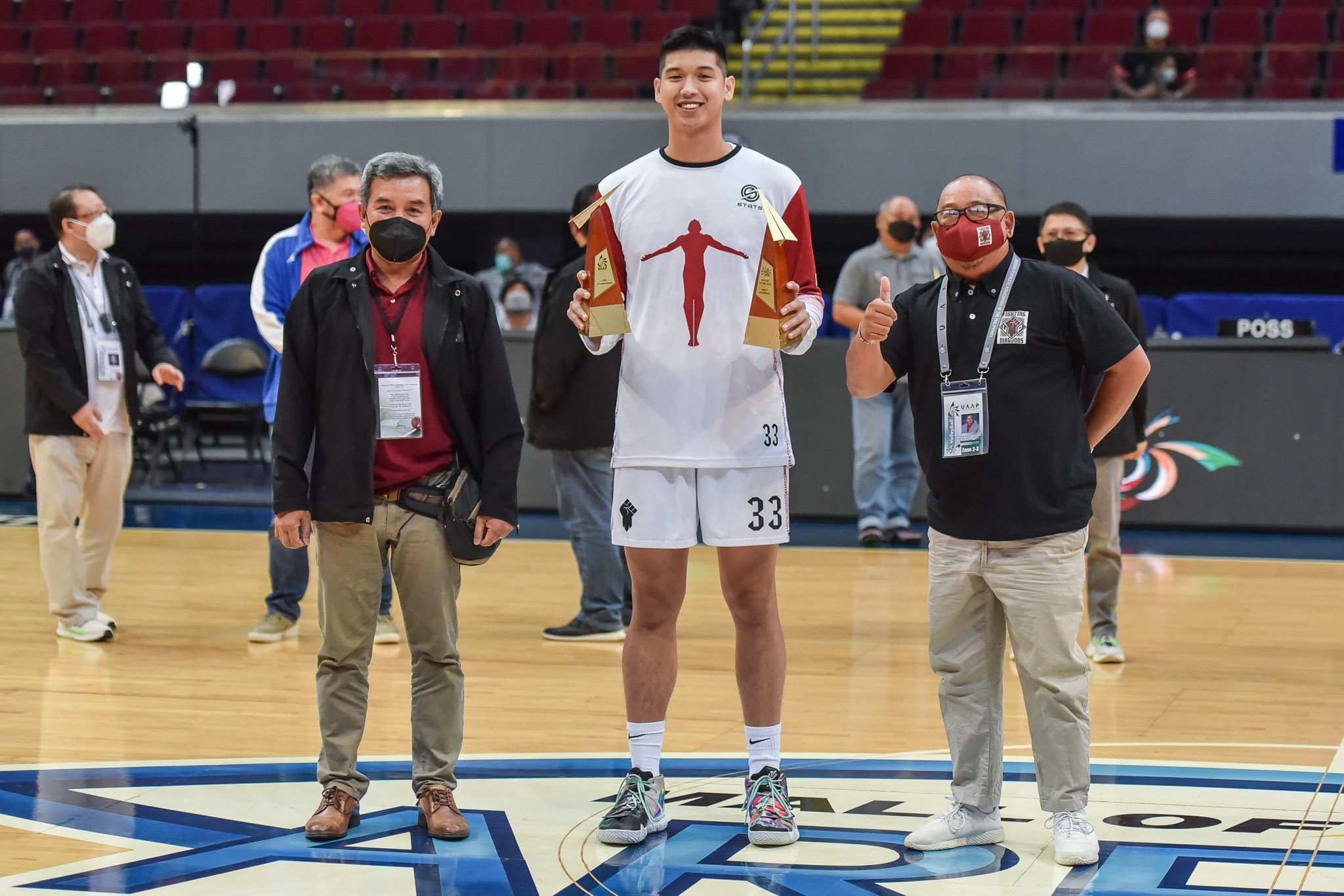 UAAP-84-MBB-Awarding-Carl-Tamayo-2419 Kouame becomes first Atenean to win UAAP MVP since Kiefer ADMU Basketball DLSU News UAAP UP  - philippine sports news