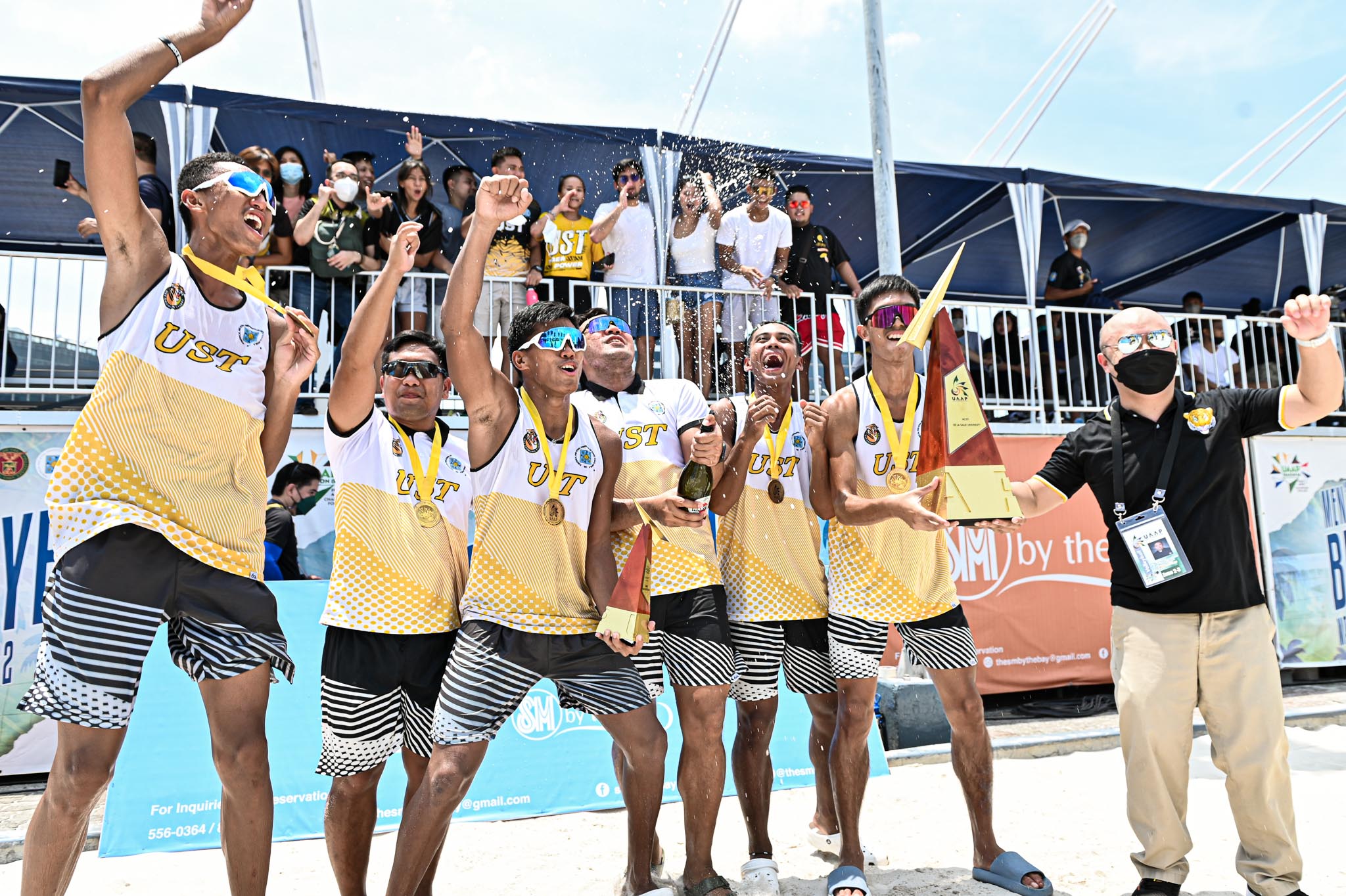21st-Photo-UST- UAAP 84: Varga leads UST to men's beach volley three-peat Beach Volleyball DLSU News NU UAAP UST  - philippine sports news