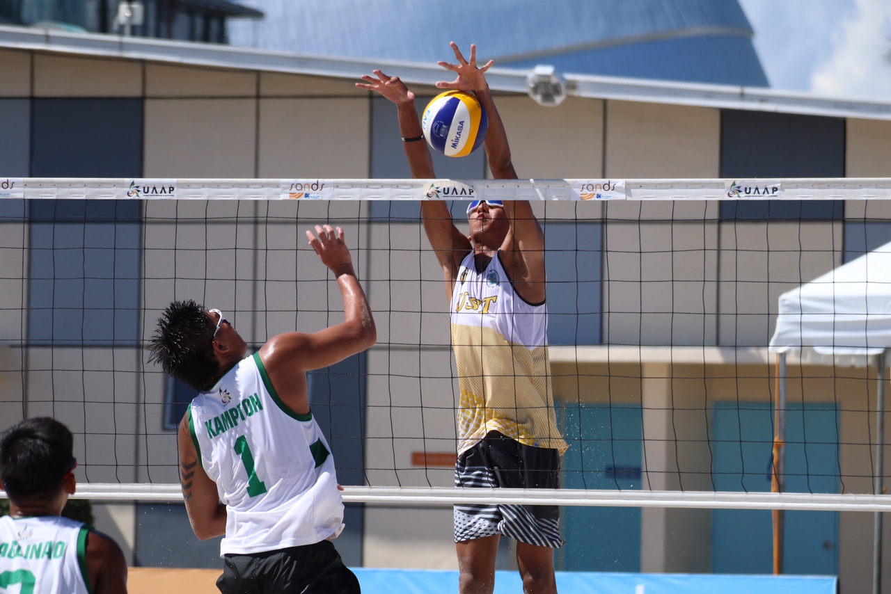 UAAP-S84-BEACH-VB-DLSU-vs-UST-Jaron-Requinton UAAP 84: NU, UST take top two seeds in beach volley, UP KOs Ateneo ADMU AdU Beach Volleyball DLSU FEU News NU UAAP UP UST  - philippine sports news