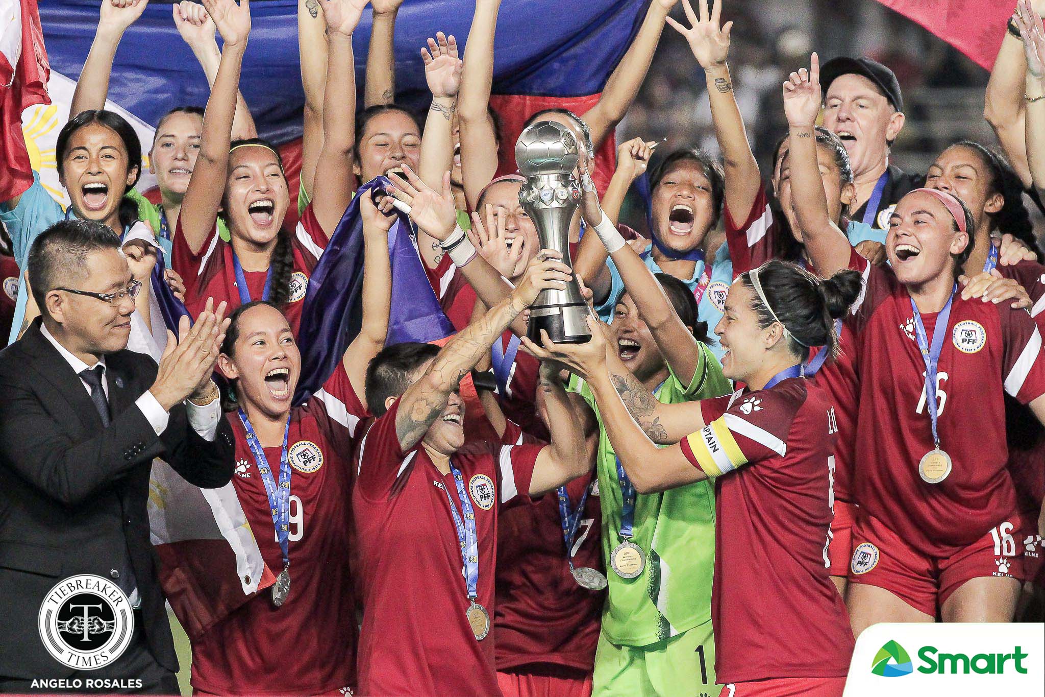 2022-AFF-Womens-Championship-Philippines-vs-Thailand-Finals-Celeb-PHI-Trophy-2 Stajcic looks ahead to make Filipinas world beaters 2022 AFF Women’s Championship Filipinas Football News  - philippine sports news