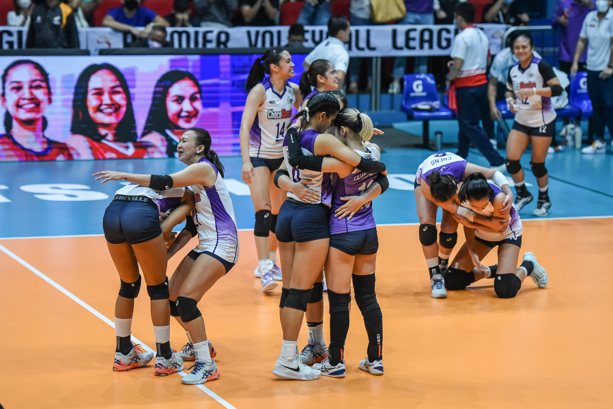 2022-PVL-Invitational-Choco-Mucho-vs.-PLDT-5457 Kat Tolentino makes up for lost time with Choco Mucho News PVL Volleyball  - philippine sports news