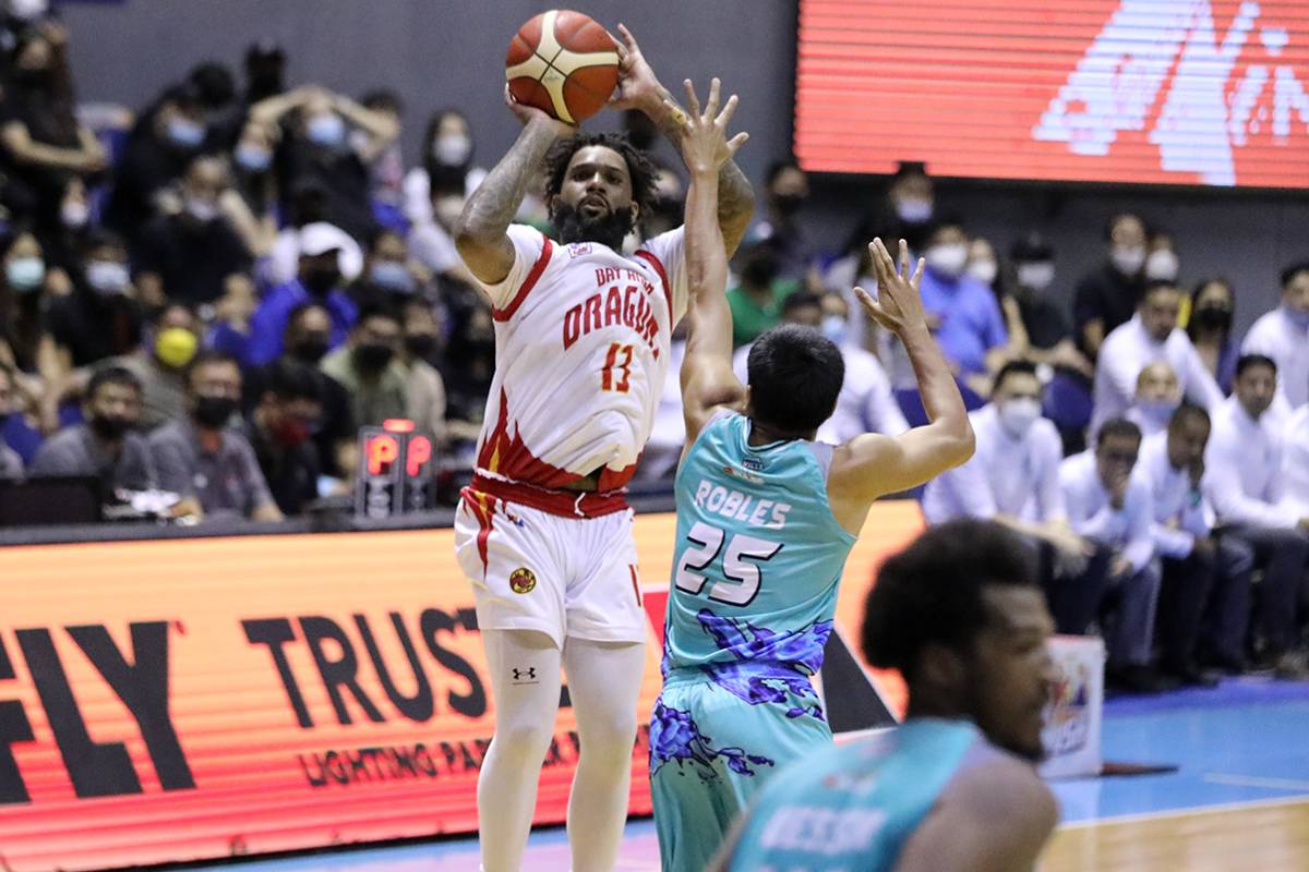 2022-PBA-Commissioners-Cup-Phoenix-vs-Bay-Area-Myles-Powell Topex apologizes to Powell after blowup: 'I had to protect my player' Basketball News PBA  - philippine sports news