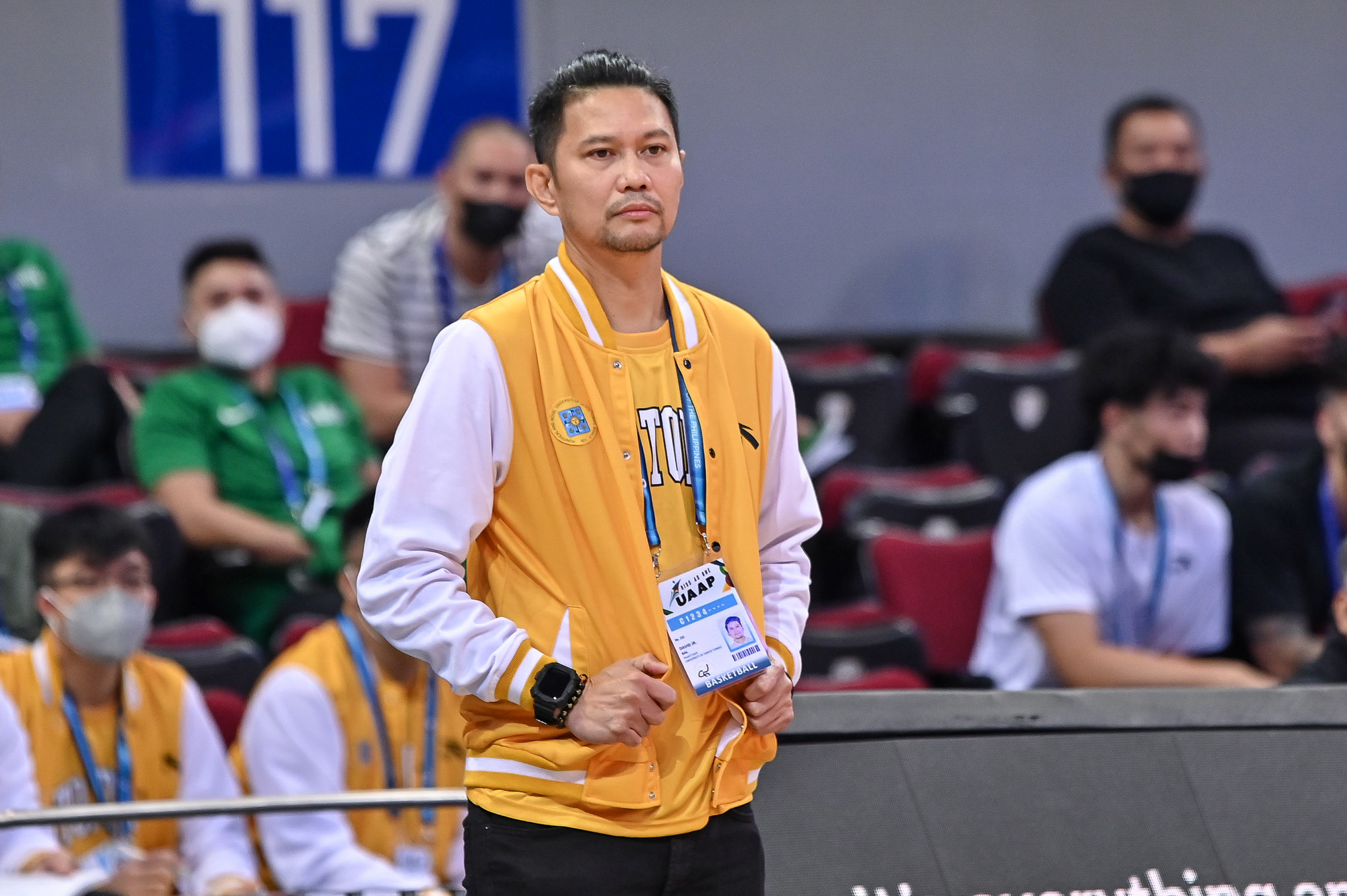 UAAP85-Bal-David With parents watching Nic Cabanero makes sure to put on a show Basketball News UAAP UST  - philippine sports news