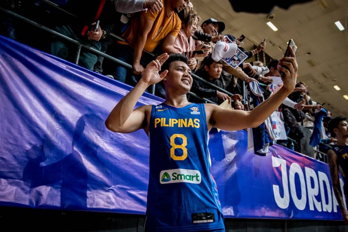 2023-FIBA-World-Cup-Asian-Qualifiers-Gilas-vs-Jordan-Scottie-Thompson-with-fans Jerom Lastimosa relishes blessings that came after decision to stay in Adamson 2023 FIBA World Cup AdU Basketball Gilas Pilipinas News  - philippine sports news