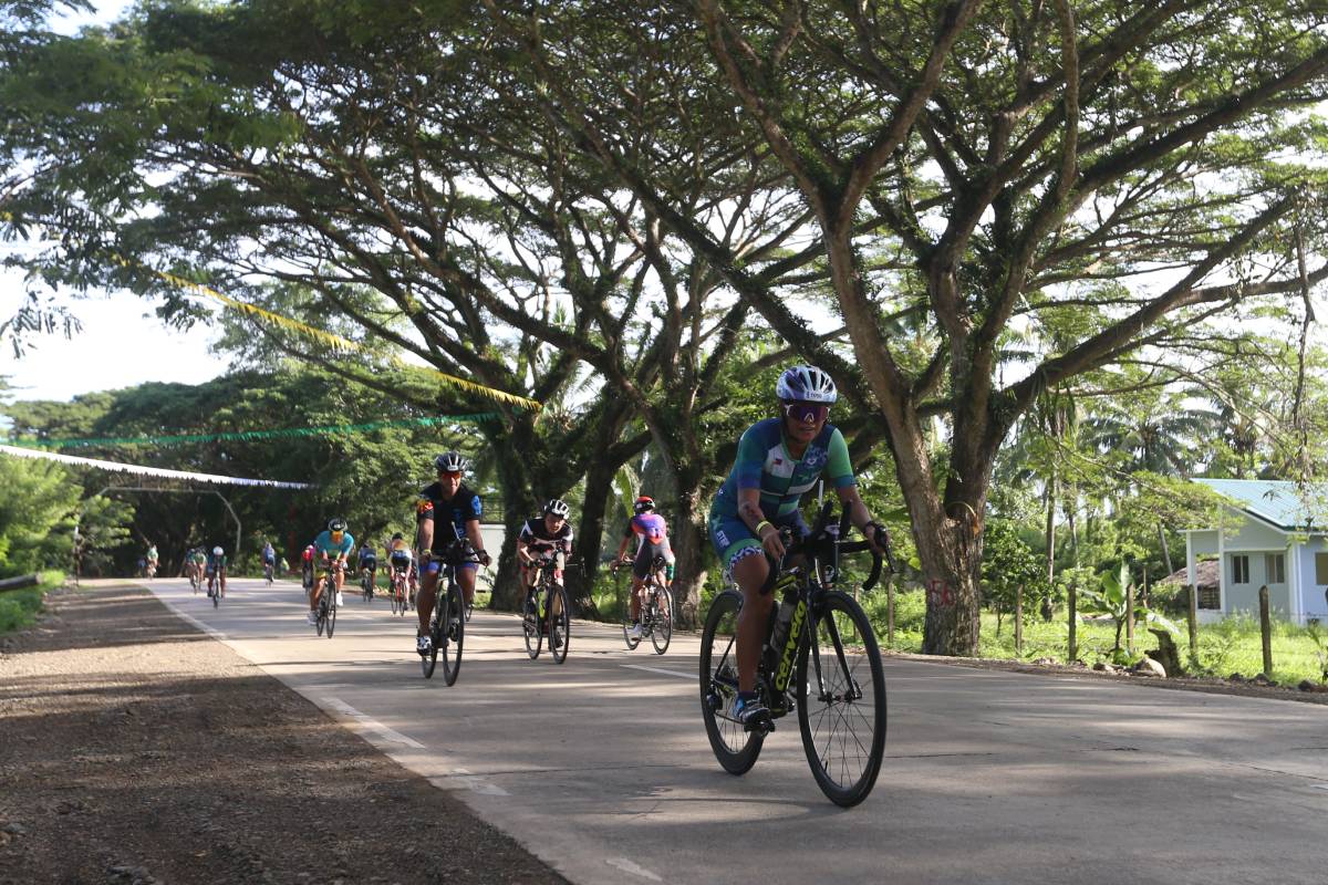 IM-70.3-Palawan-Cycling John Alcala, Ling Er Choo reign in IM 70.3 Puerto Princesa News Triathlon  - philippine sports news