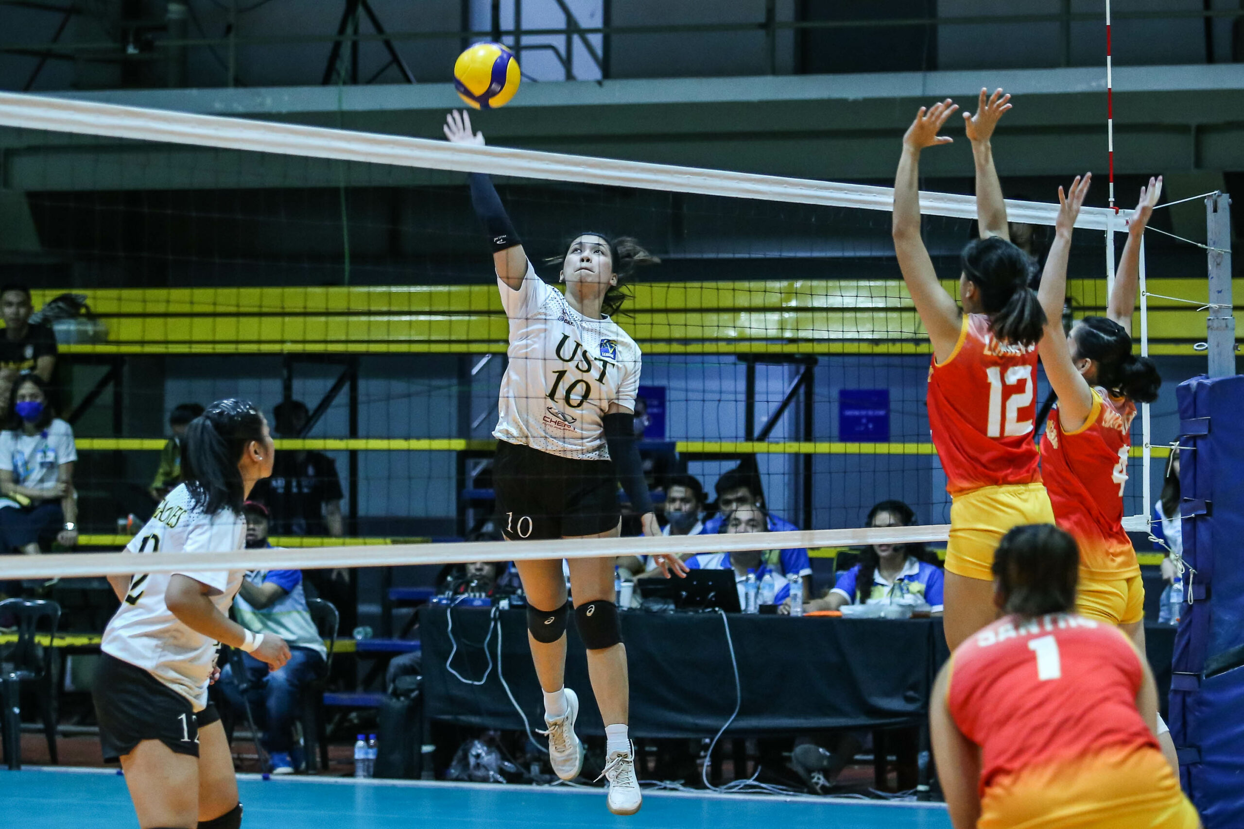 IMG_0527_V-League-Womens-San-Sebastian-vs-UST_Camille-Victoria-scaled V-League: FEU, UST set up clash for fifth FEU News SBC SSC-R UST V-League Volleyball  - philippine sports news