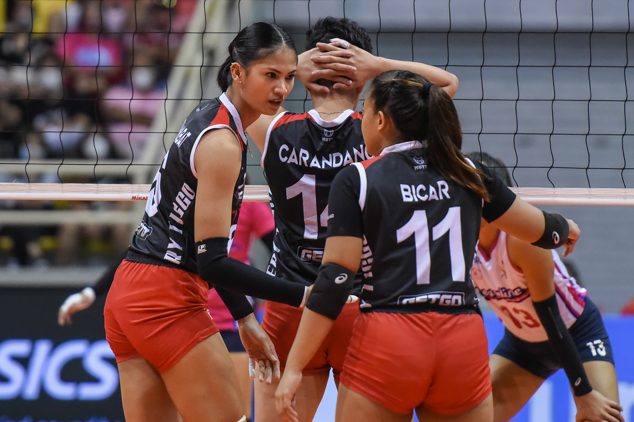 PVL-Reinforced-2022-Creamline-vs.-Chery-Tiggo-Dindin-Santiago-Manabat-2037 Adorador says it takes team effort to fill Manabat's shoes News PVL Volleyball  - philippine sports news
