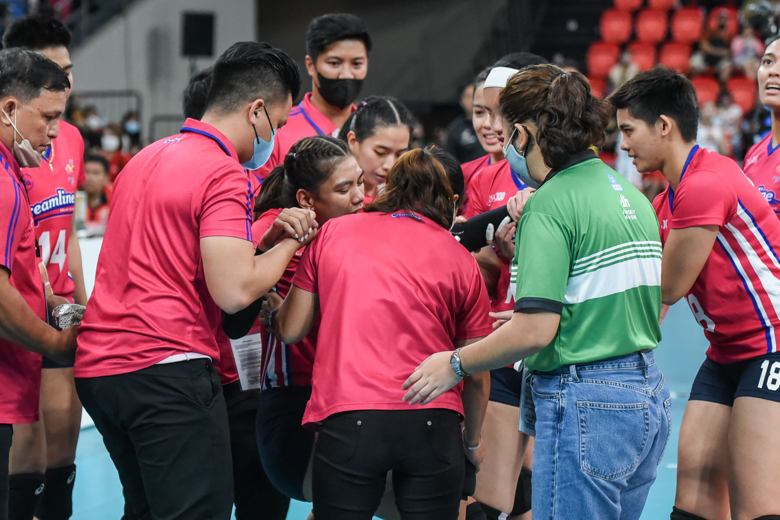 PVL-Reinforced-Creamline-vs.-Chery-bronze-G2-Alyssa-Valdez-7019-scaled Creamline announces Valdez injury will not need surgery News PVL Volleyball - philippine sports news