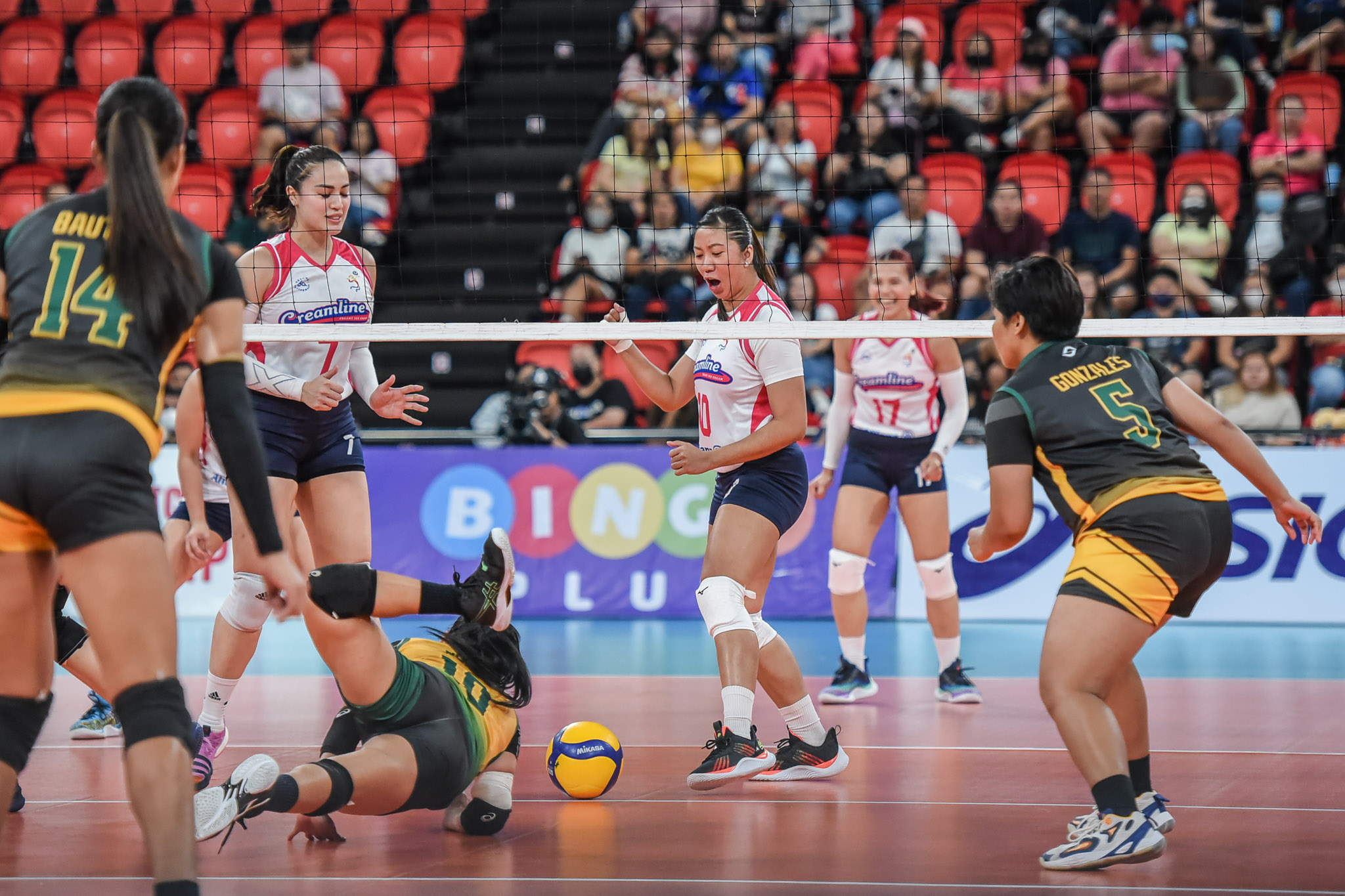 PVL-2023-Creamline-vs.-Army-Pau-Soriano-8861 Tots Carlos glad to see second-stringers step up for injury-ridden Creamline News PVL Volleyball  - philippine sports news