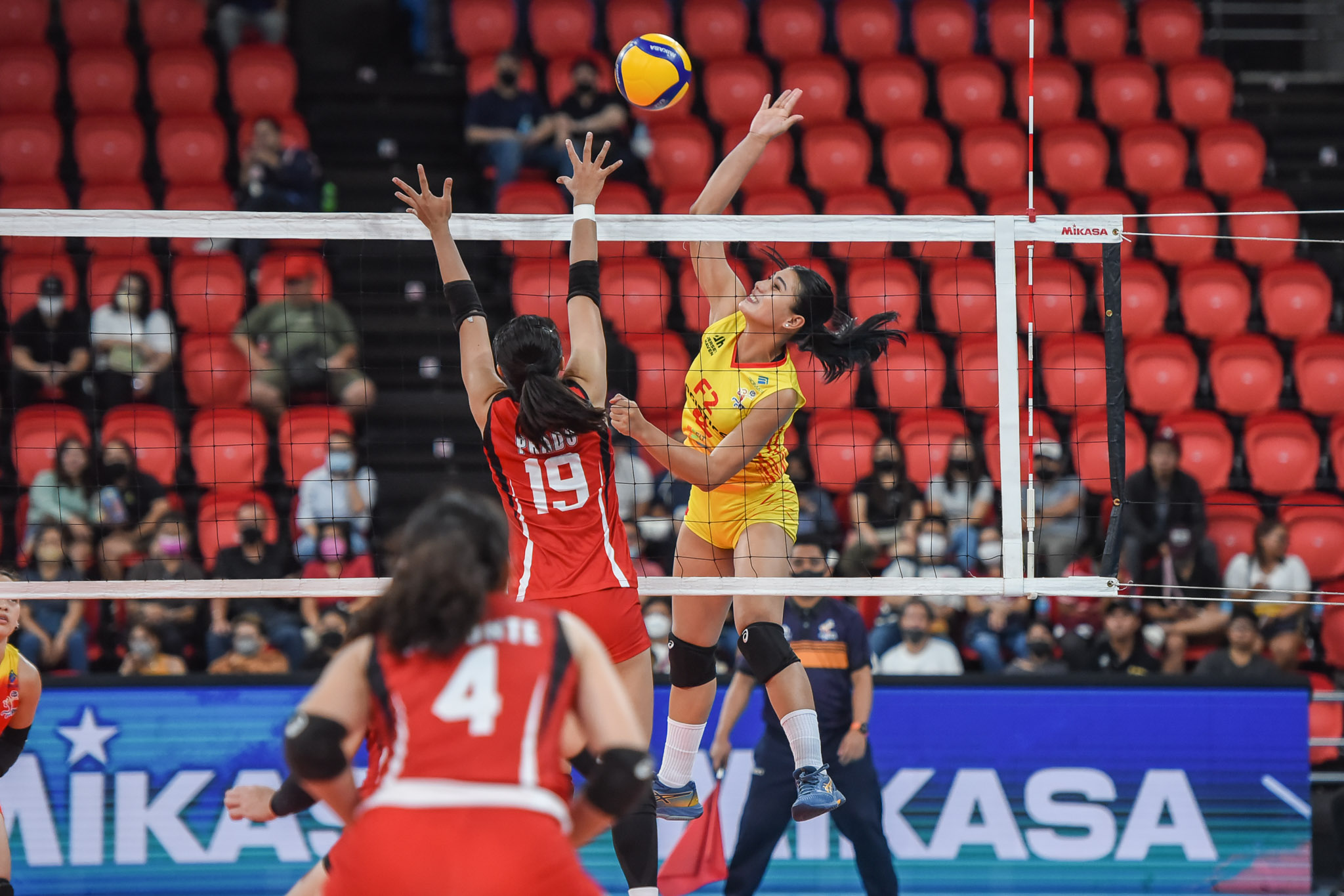 PVL-2023-PLDT-vs.-F2-Myla-Pablo-0176 Myla Pablo looks to be one of F2's leaders despite being the team's new girl News PVL Volleyball  - philippine sports news