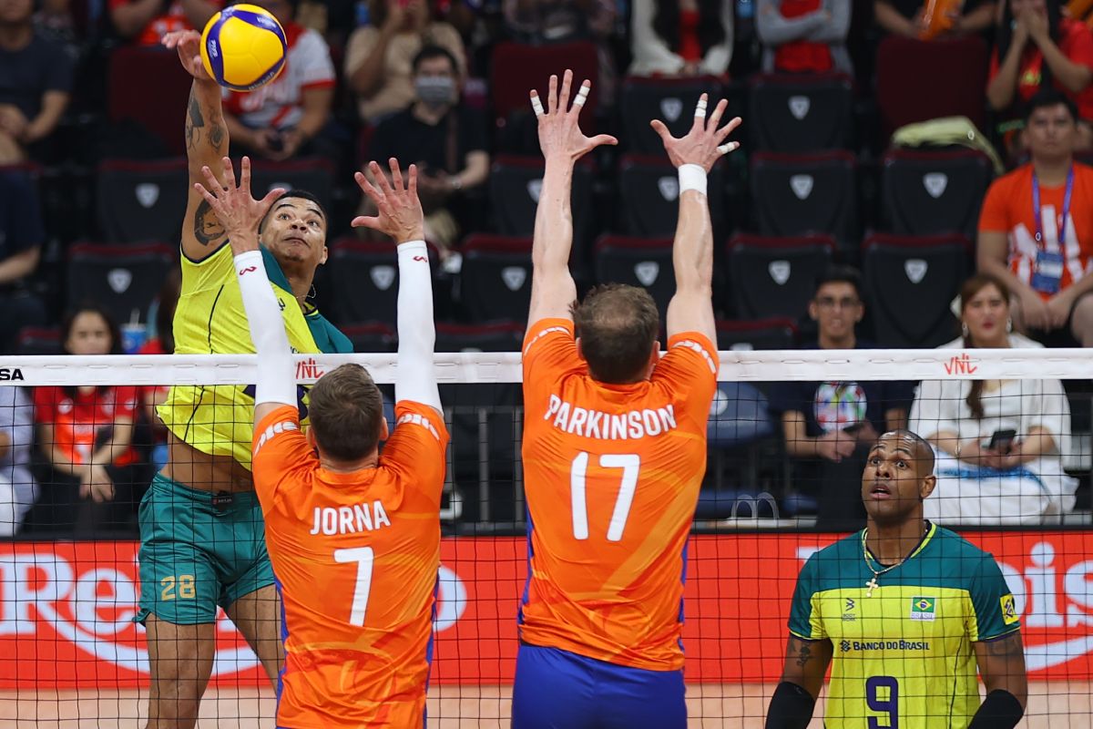 Darlan Souza tows Brazil over Netherlands in VNL Manila opener