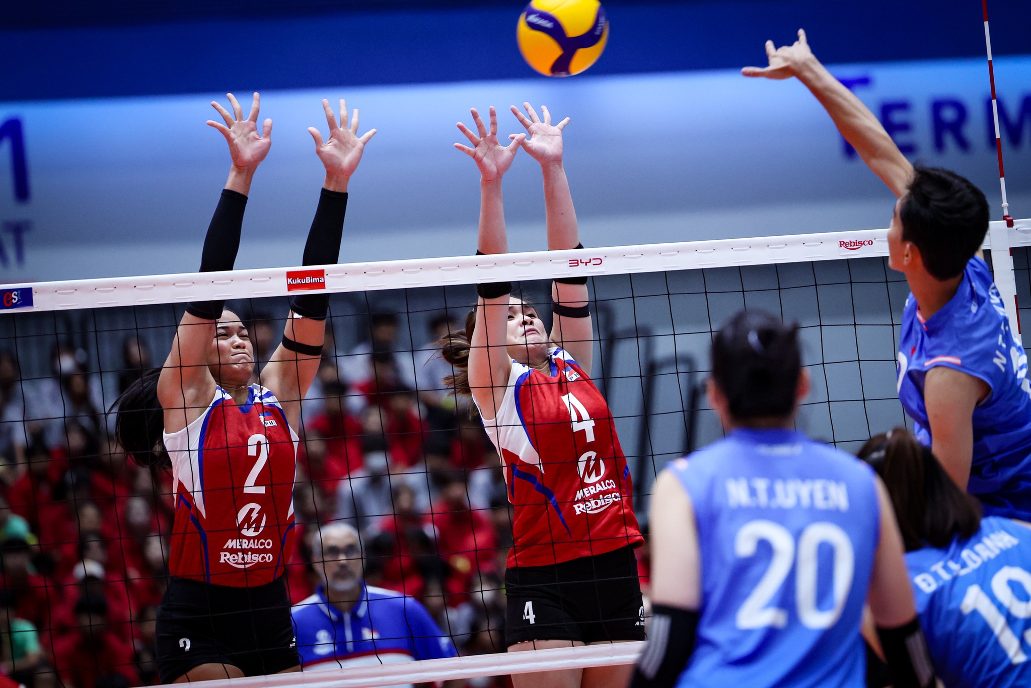 2025-SEA-V.League-Philippines-vs-Vietnam-Fifi-Sharma-and-Bella-Belen Alas Women stumble despite fightback vs Vietnam, drop to 0-2 in SEA V.League Alas Pilipinas News Volleyball - philippine sports news