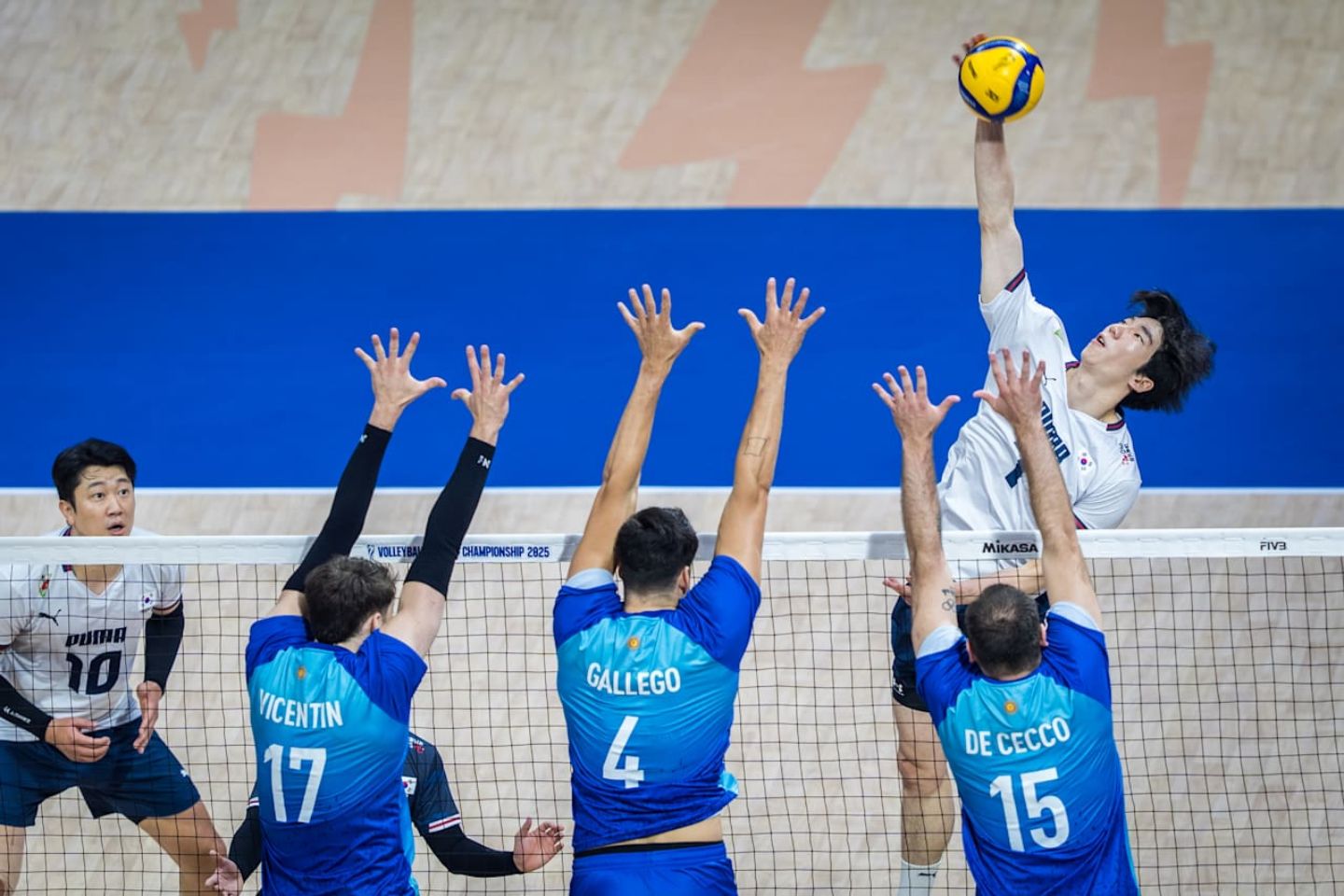 2025-FIVB-MWCH-Argentina-vs-Korea-Heo-Subong Argentina survives Korean scare, moves closer to Men’s World Championship Round of 16 2025 FIVB World Men’s Championship News Volleyball - philippine sports news