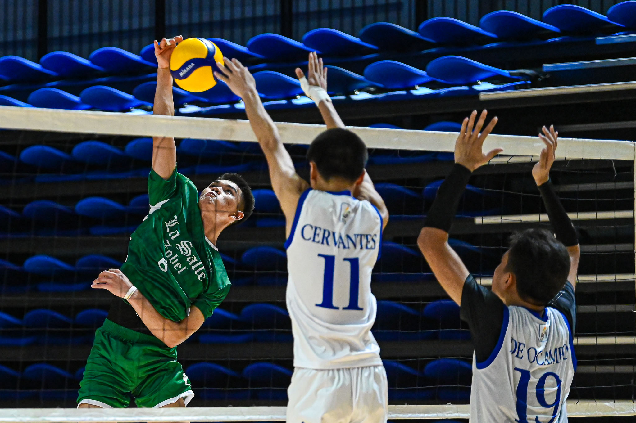 UAAP-Season-88-Boys-HSVB-ATENEO-vs.-DLSZ-John-Kooper-Arguelles-5069 NUNS completes reverse sweep over UE to share early lead with FEU-D, DLSZ in UAAP Boys' Volleyball ADMU AdU DLSU FEU News NU UAAP UE UP UST Volleyball - philippine sports news