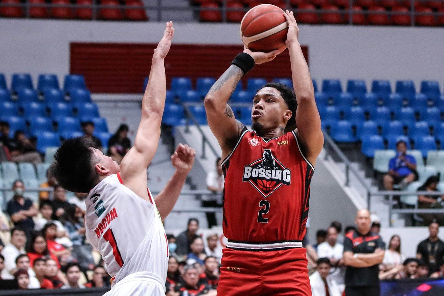 2025-26-PBA-Philippine-Cup-Blackwater-vs-Rain-or-Shine-Sedrick-Barefield Rain or Shine foils Blackwater comeback for 2nd win in PBA PH Cup Basketball News PBA - philippine sports news