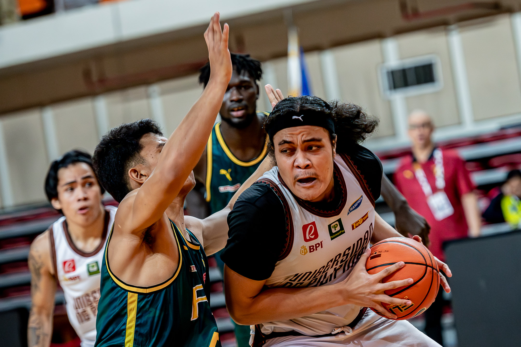 UAAP-S88-MBB-FEU-vs.-UP-Gani-Stevens-1704 UP survives FEU to share third spot with Ateneo in UAAP Men's Basketball Basketball FEU News UAAP UP - philippine sports news