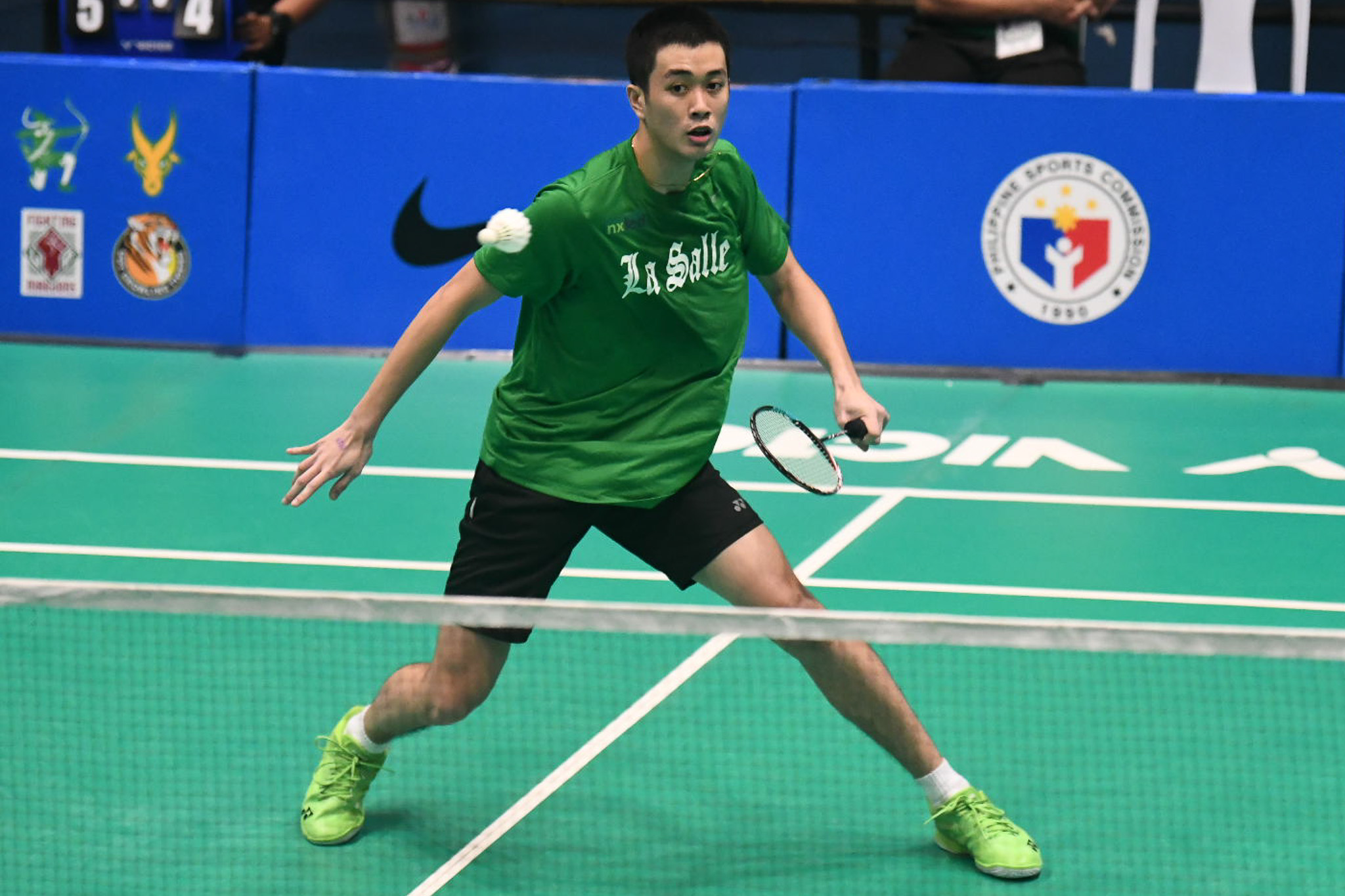 UAAP-Season-88-Men_s-Badminton-UST-vs-DLSU-Lovic-Javier-1 La Salle sweeps UST, ends six-year UAAP Men's Badminton semis drought Badminton DLSU News UAAP UST - philippine sports news