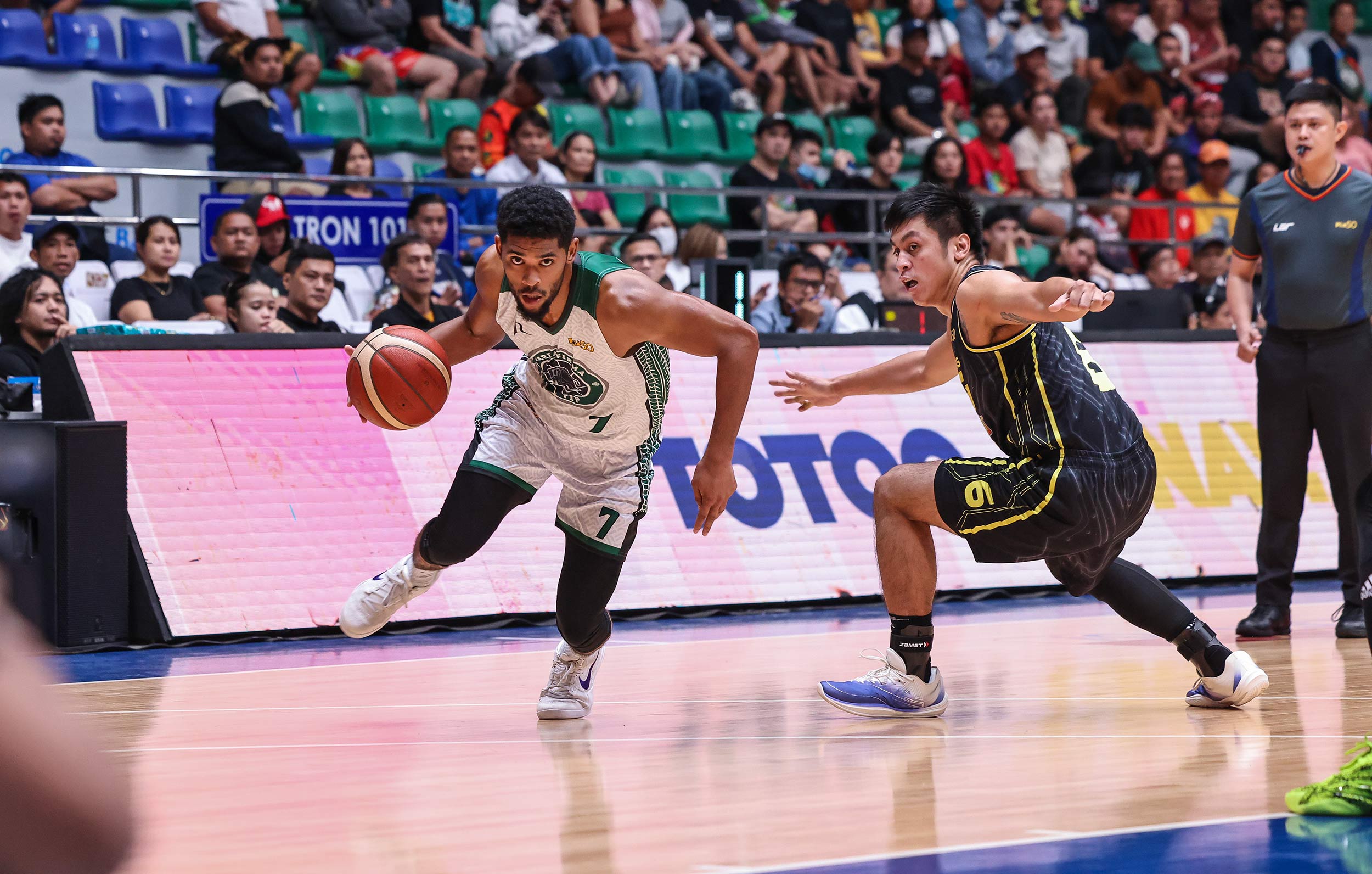 2025-26-PBA-Philippine-Cup-TNT-vs-Terrafirma-Jerrick-Ahanmisi PBA: Vintage Kelly Williams drains 8 treys to lift TNT past Terrafirma in OT Basketball News PBA - philippine sports news