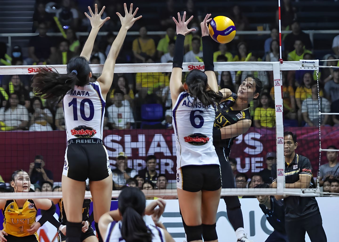 2025-SSL-Finals-G1-NU-vs-UST-Angge-Poyos NU edges UST in 5, inches closer to SSL title ADMU CSB News NU PSL SBC UP UST Volleyball - philippine sports news