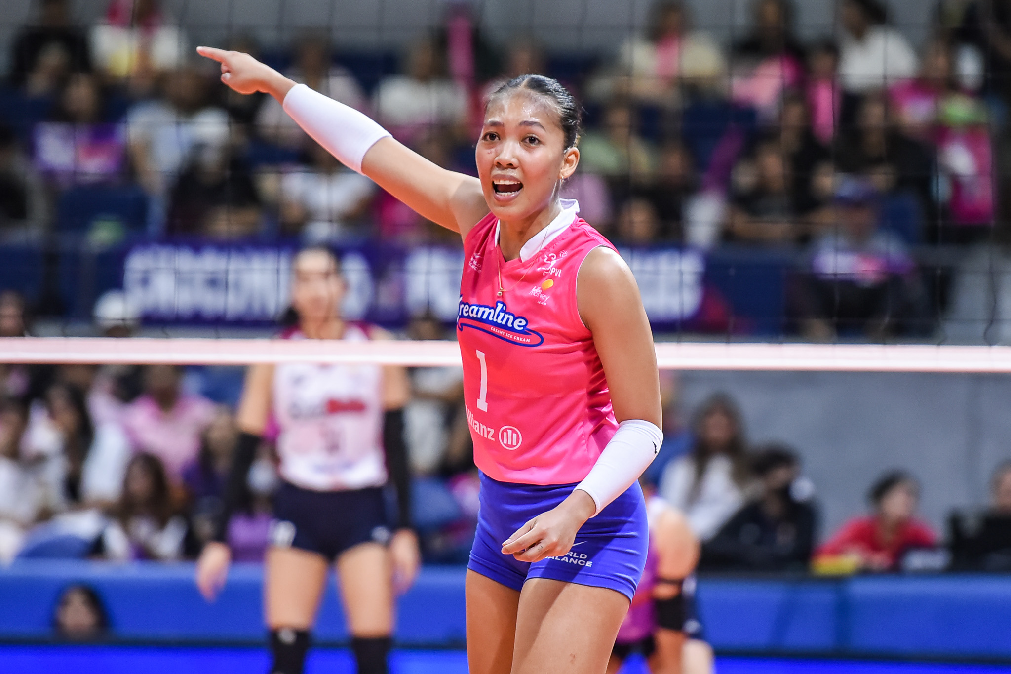 PVL-RC-25-Creamline-vs.-Choco-Mucho-Kyle-Negrito-7053 Creamline cruises to PVL QF as Choco Mucho playoff hopes dim News PVL Volleyball - philippine sports news