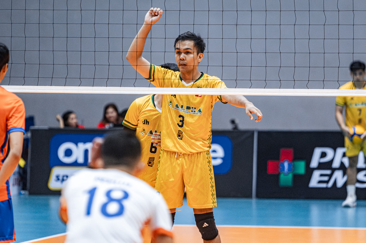 Spiker-Turf-Invitational-2025-Criss-Cross-v-Alpha-Billie-Anima-2 Criss Cross completes Spikers Turf elims sweep, denies Alpha Insurance semis bid News Spikers' Turf Volleyball - philippine sports news