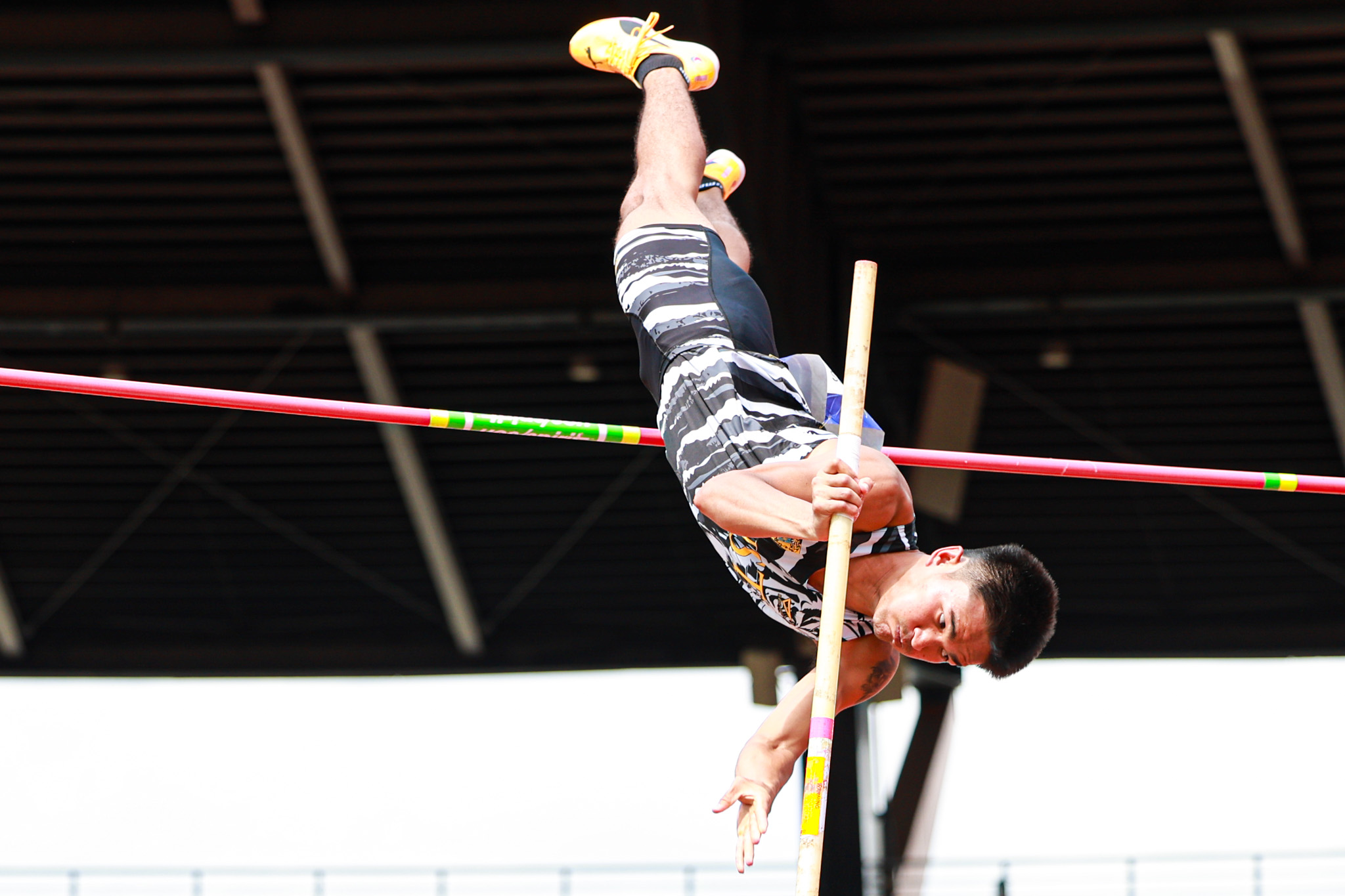 UAAP-88-Athletics-Pole-Vault-Mens-DELOS-SANTOS-Hokett-3500 Azeneth Serat smashes 16-year UAAP record, powers UST to early lead in Women's Athletics ADMU AdU DLSU FEU News NU Track & Field UAAP UE UP UST - philippine sports news